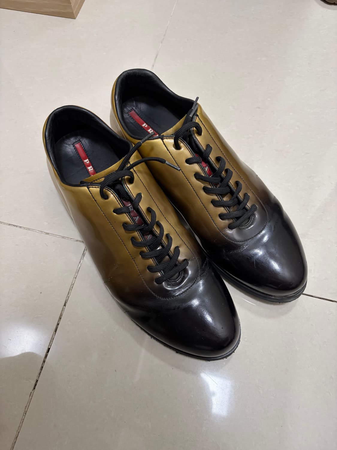 [265-270] 프라다 애나멜 투톤 구두 스니커즈 상품이미지1