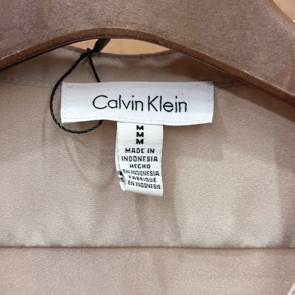 캘빈클라인 노카라 셔츠 블라우스 골드 지퍼 포켓 디테일 베이지 상품이미지7