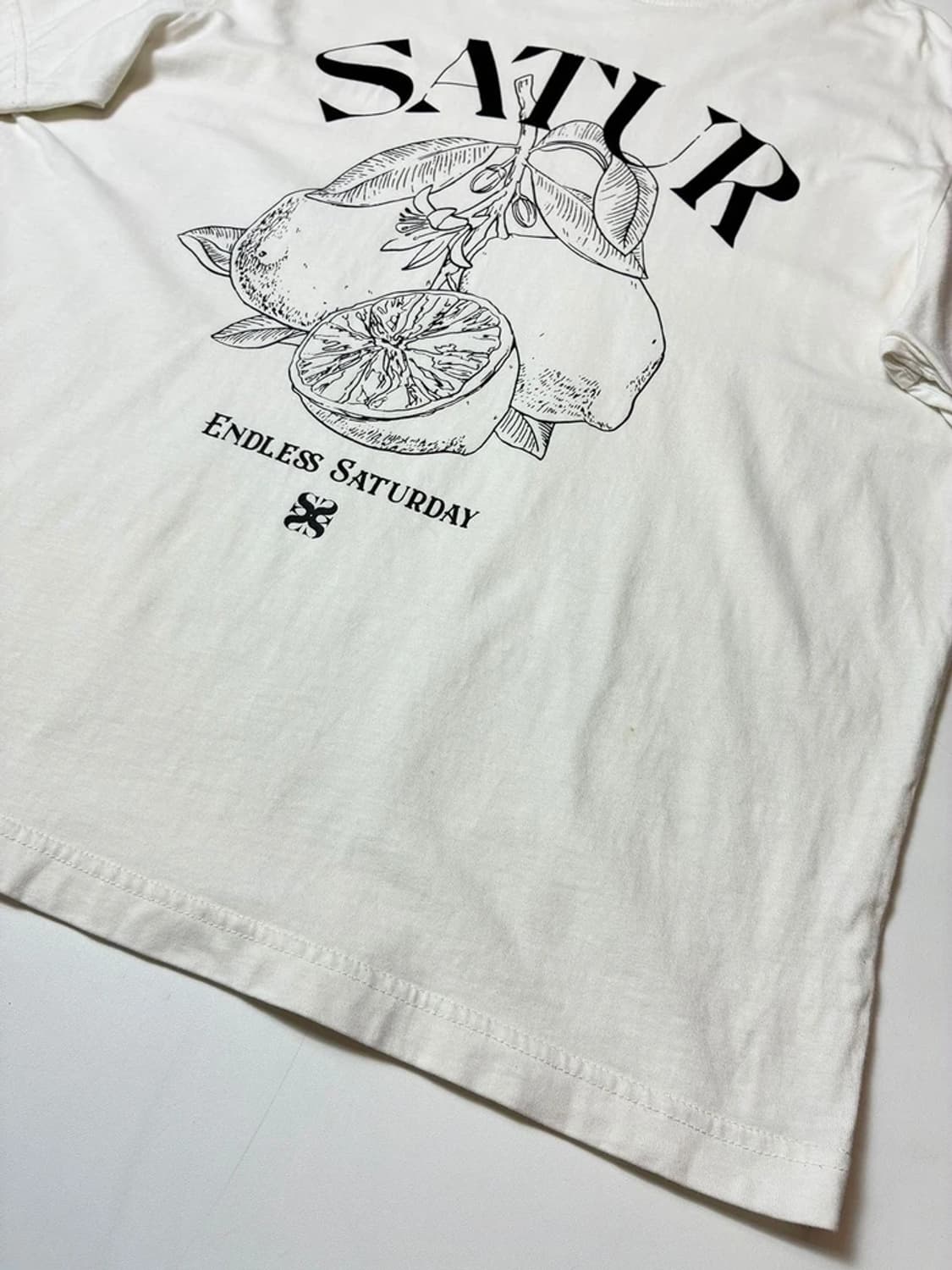 세터 SATUR 카프리시트론 드로잉 썸머 그랙픽 반팔 티셔츠 PN9700 상품이미지3