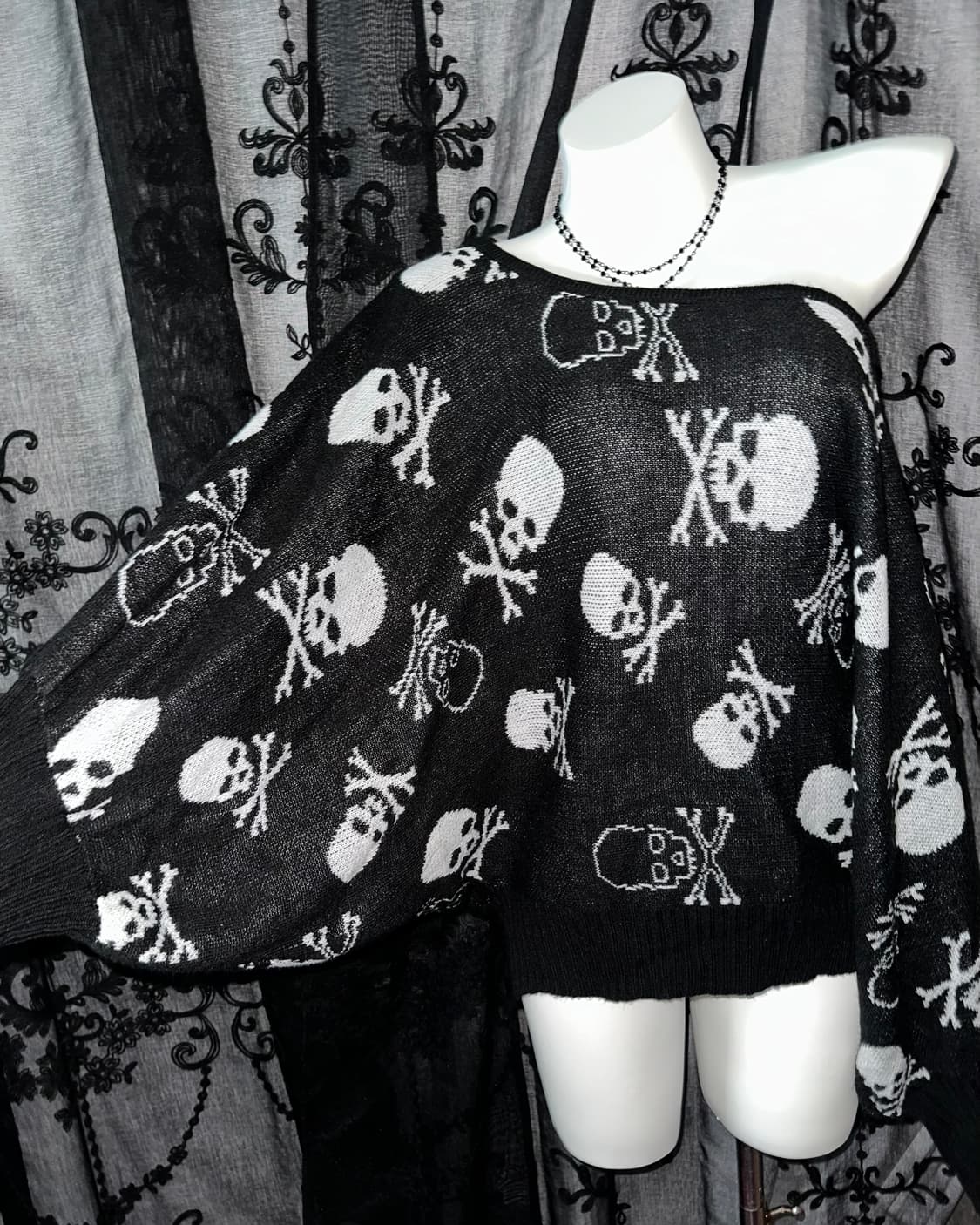 Oversized-fit off-shoulder skull knitwea 상품이미지2
