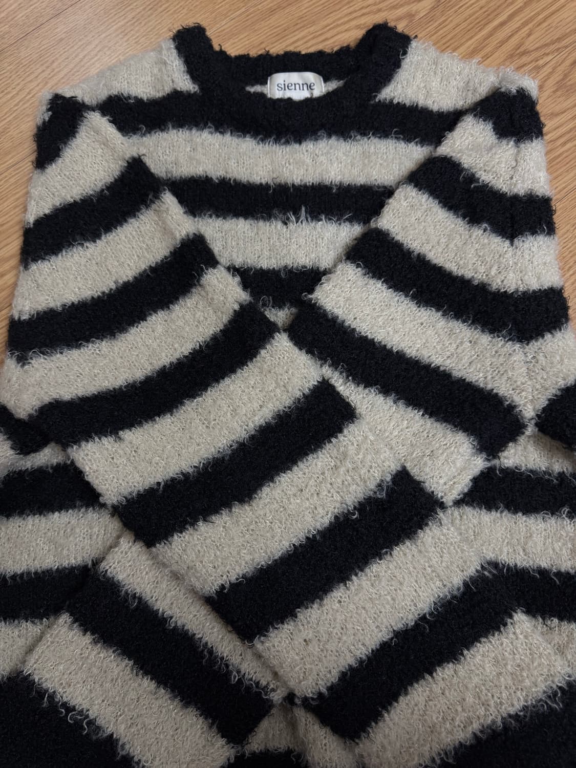 시엔느 포그 스트라이프 니트 상품이미지2