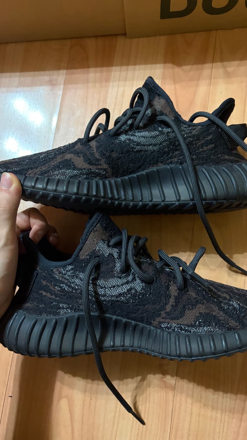 아디다스 이지 부스트 350 V2 믹스 락 260 상품이미지4