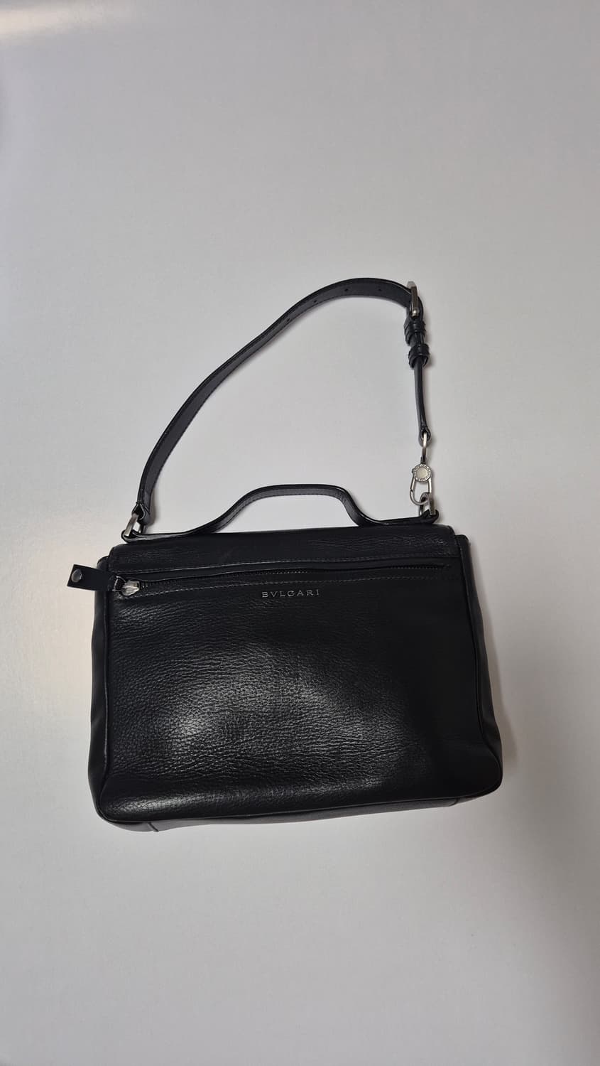 불가리 블랙 가죽 핸드백 상품이미지3