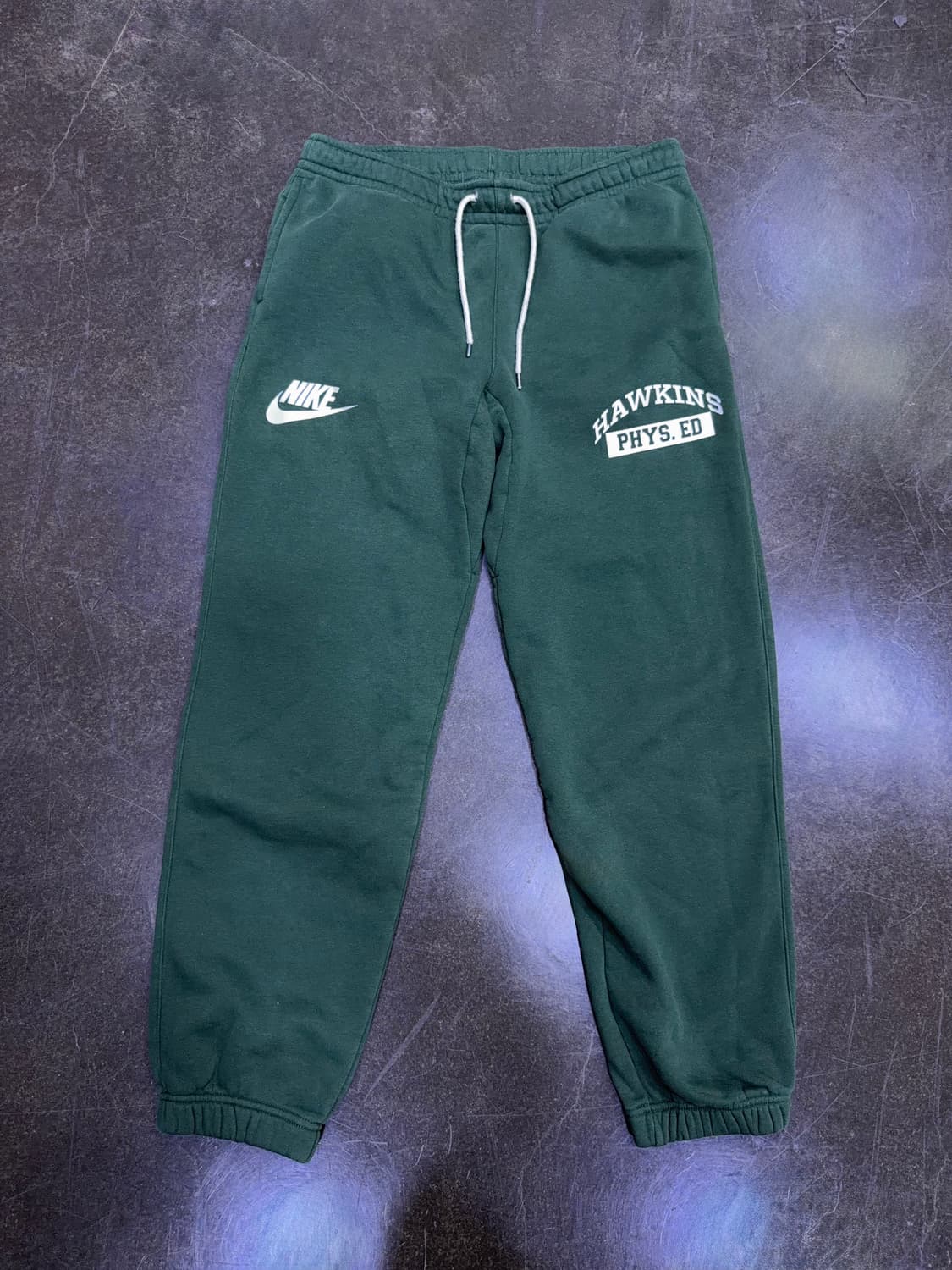 나이키 x 기묘한 이야기 호킨스고 그린 스웻팬츠 L 상품이미지3