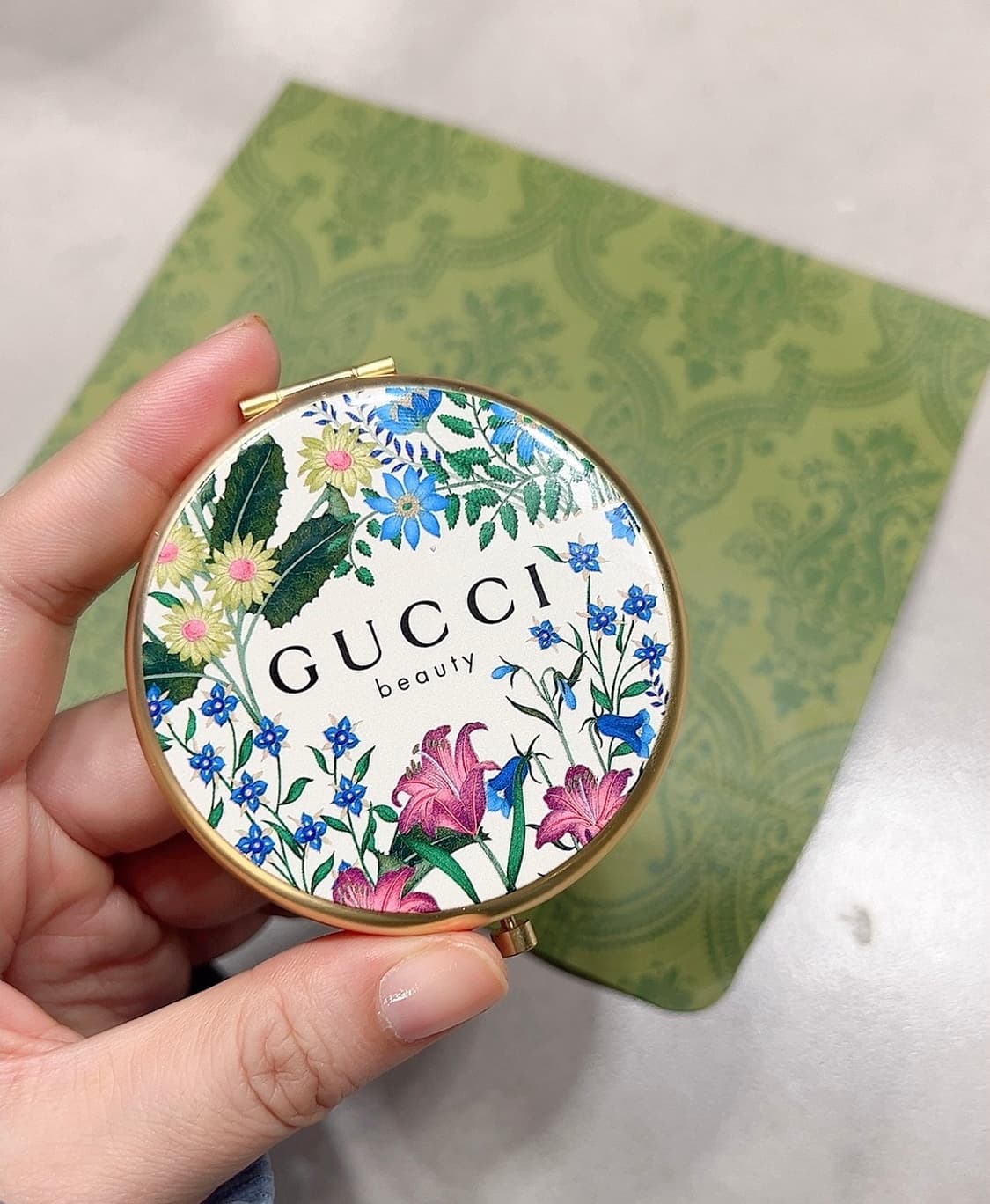구찌 뷰티 플라워 양면 손거울 상품이미지1