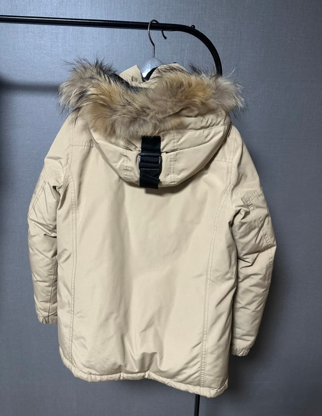 게스 덕다운 라쿤퍼 패딩 XS 베이지 상품이미지2