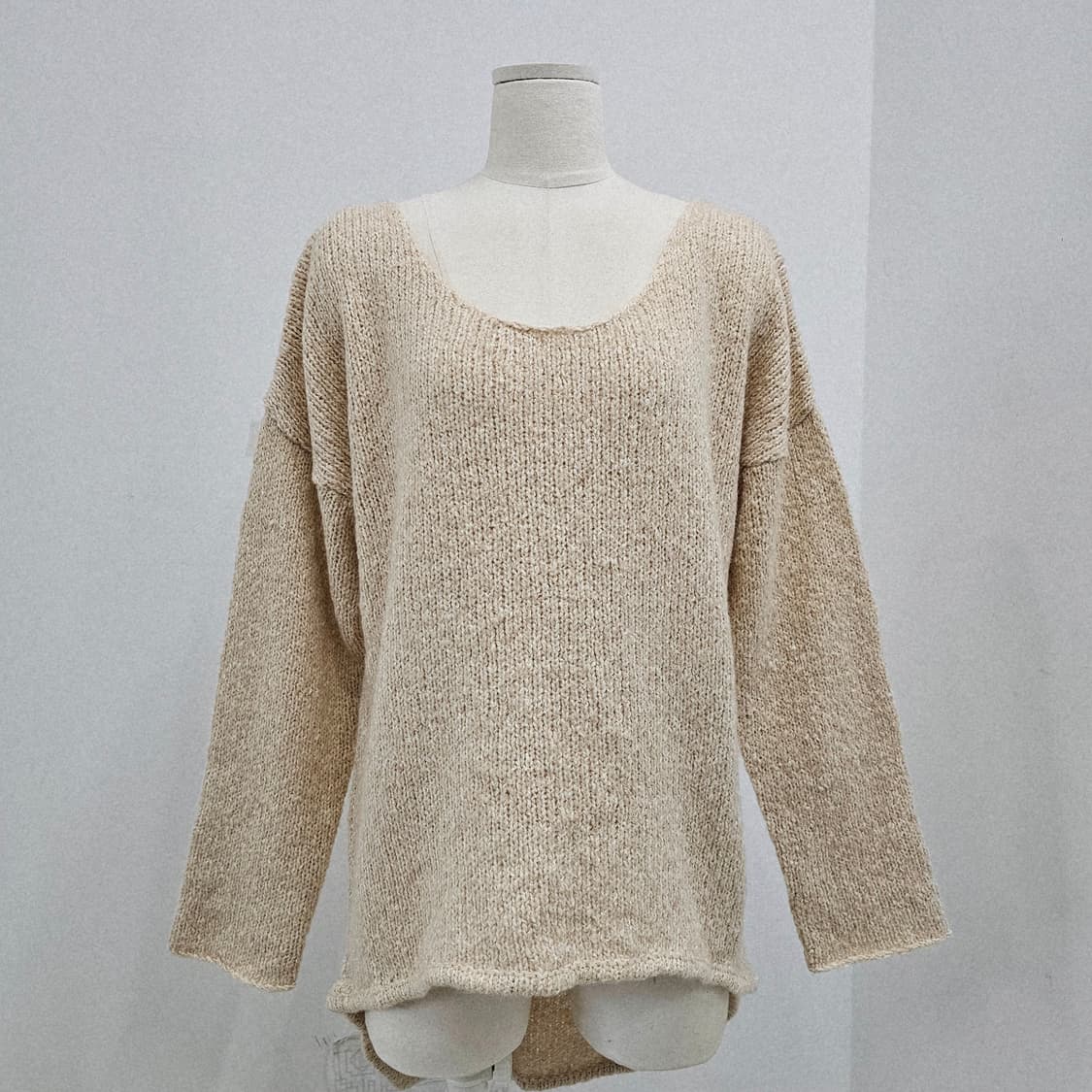 모헤어 울혼방 루즈핏 베이지 보카시 니트  상품이미지1