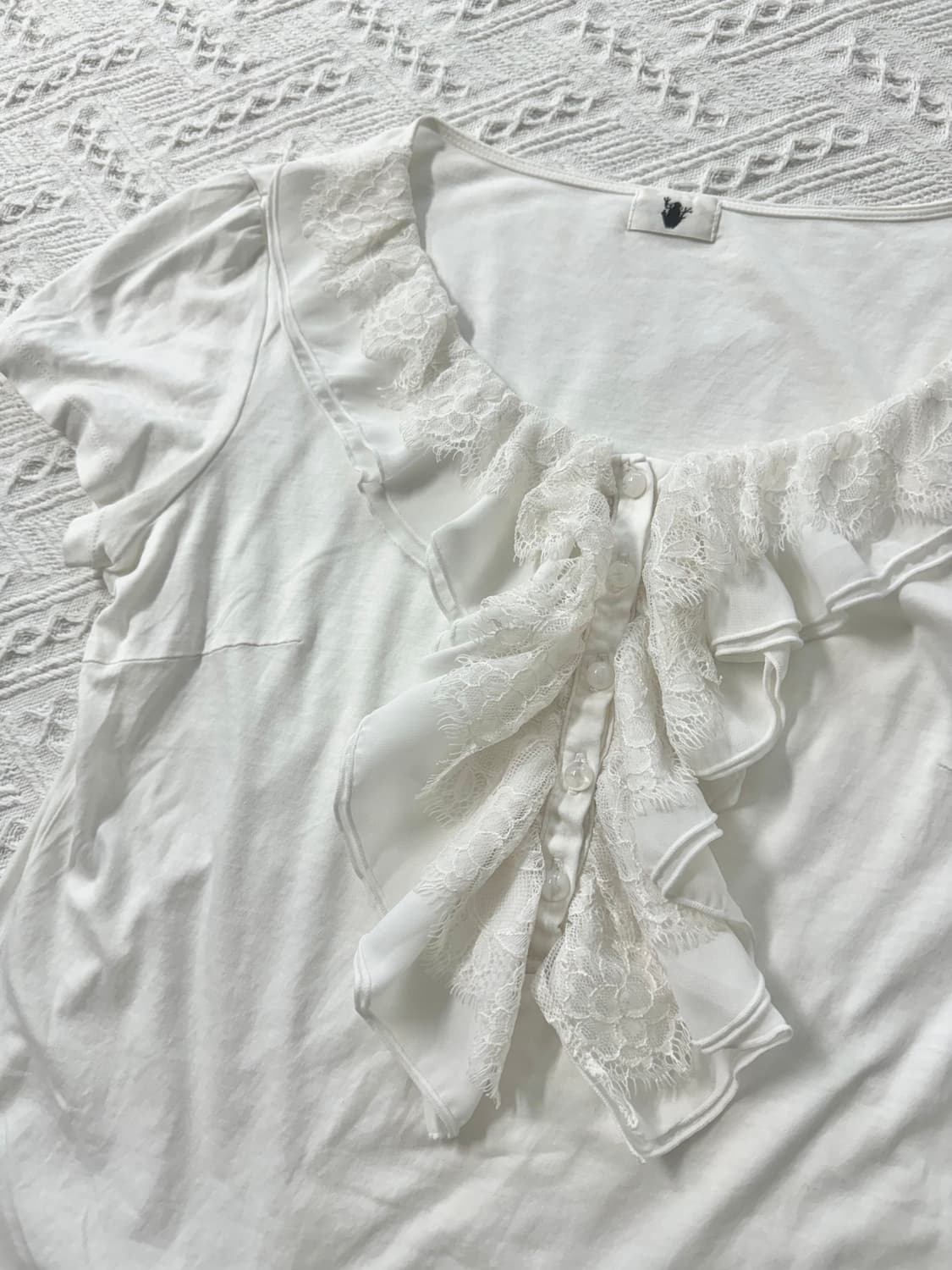 레이스 러플 버튼 넥 탑 상품이미지7