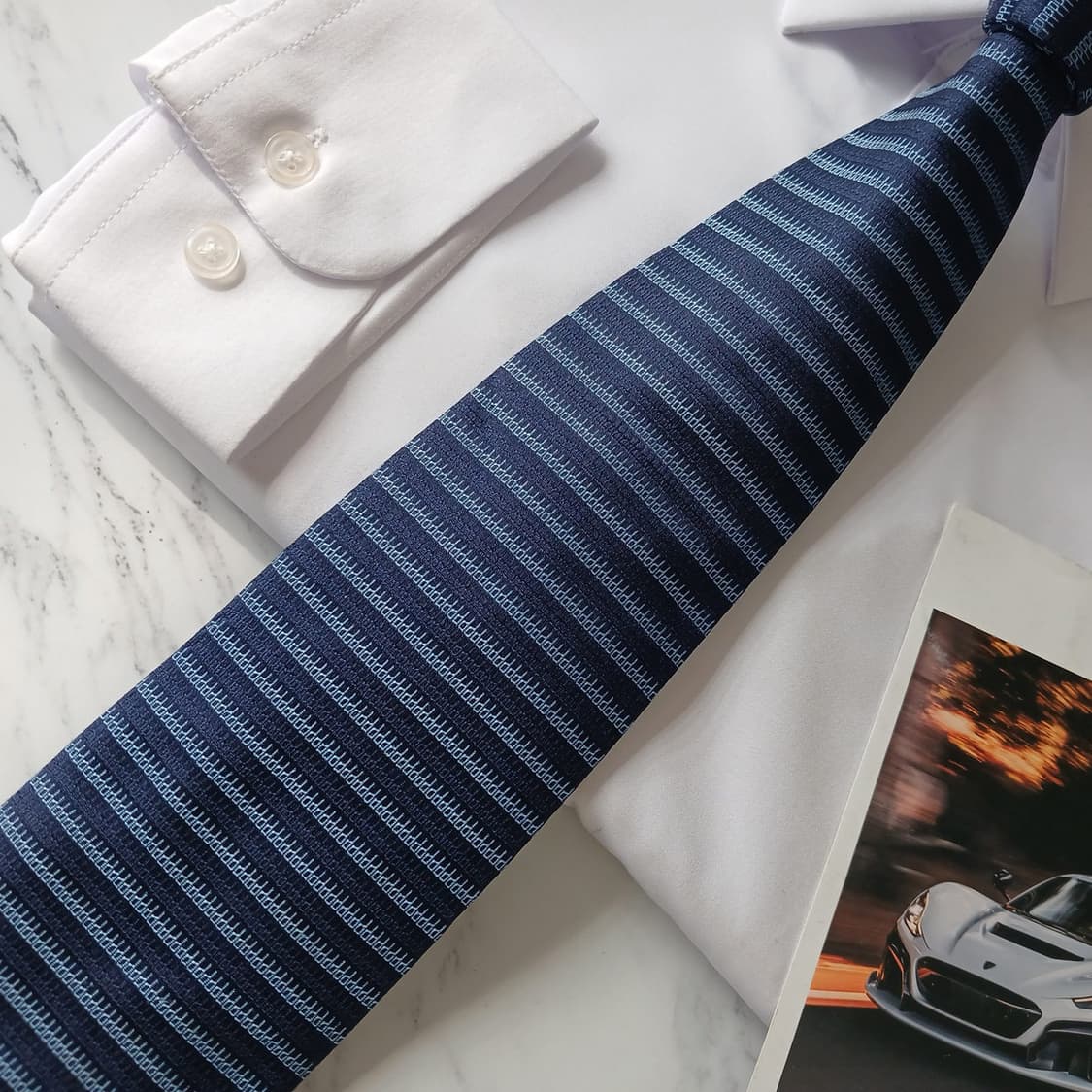 던힐 실크 블루 스트라이프 패턴 넥타이 9.8cm A+등급 E872
 상품이미지4