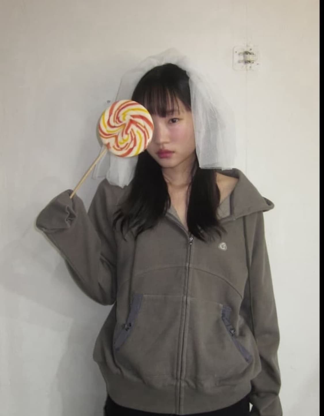 SUU 코이세이오 스트링 포켓 후드집업 카키 상품이미지2