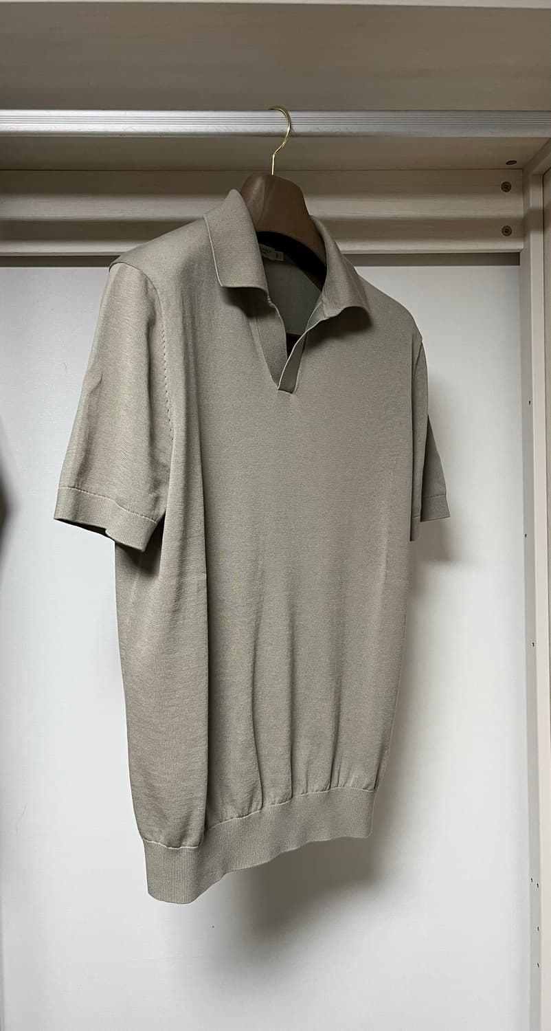 수트서플라이 버튼리스 폴로 반팔 니트 (카키) 상품이미지3