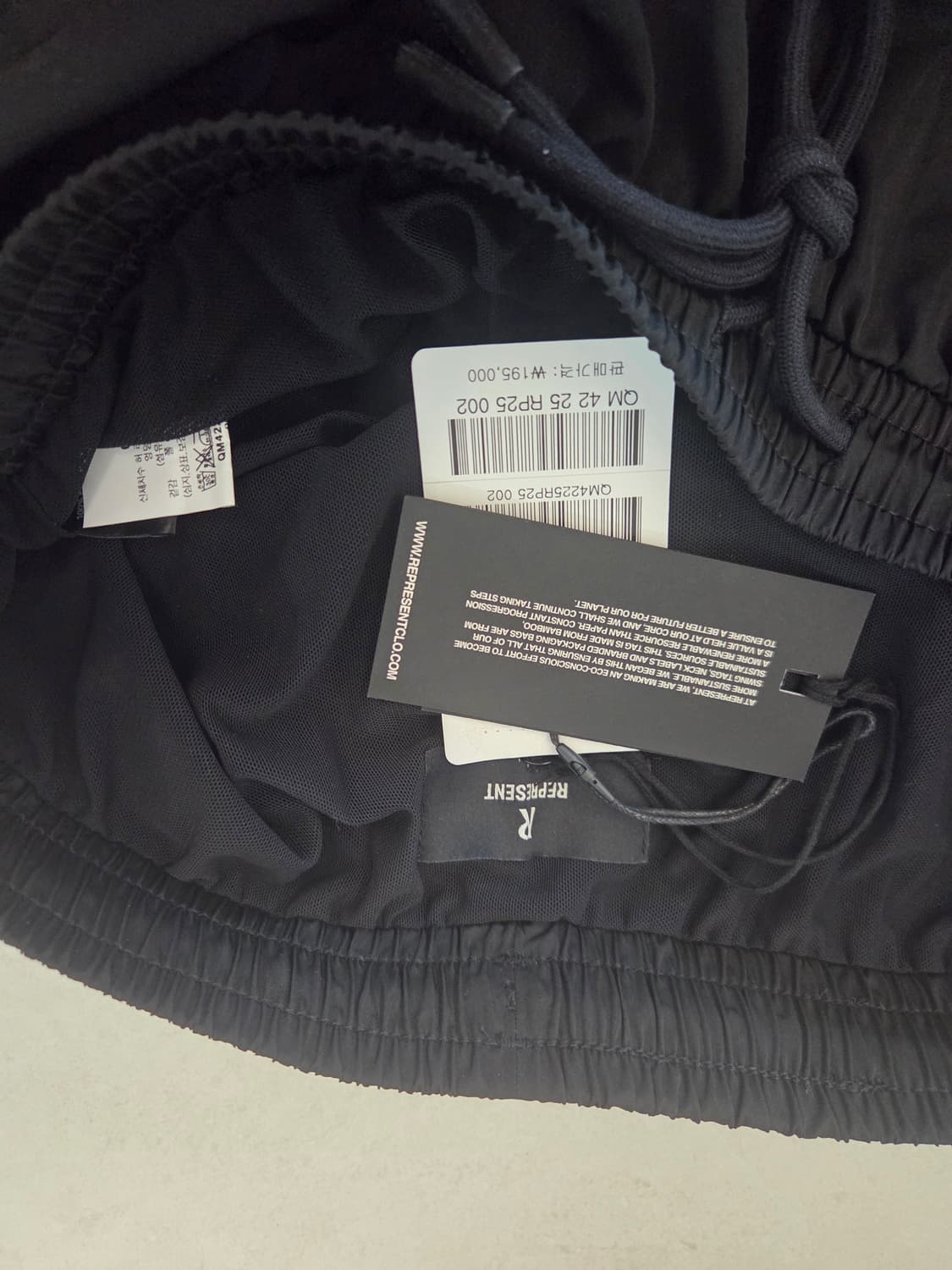 [새상품] 리프레젠트 숏팬츠 70% 할인 상품이미지3