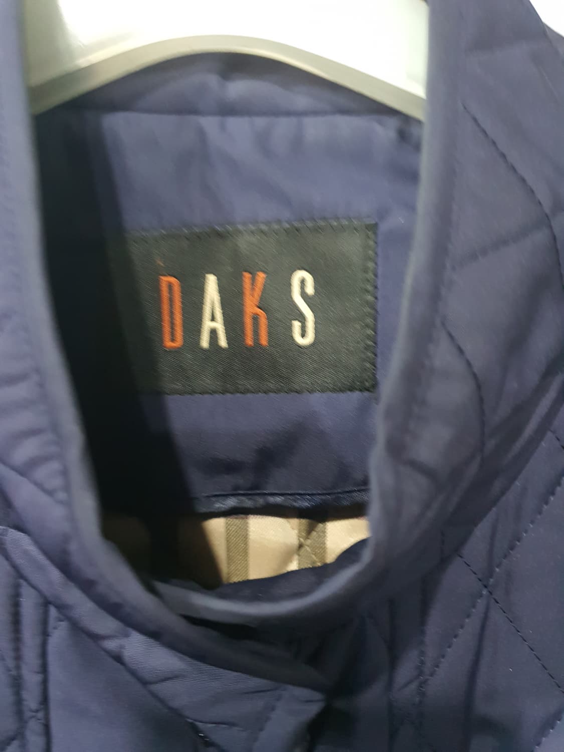 닥스 여성 퀼팅 자켓입니다. 상품이미지4