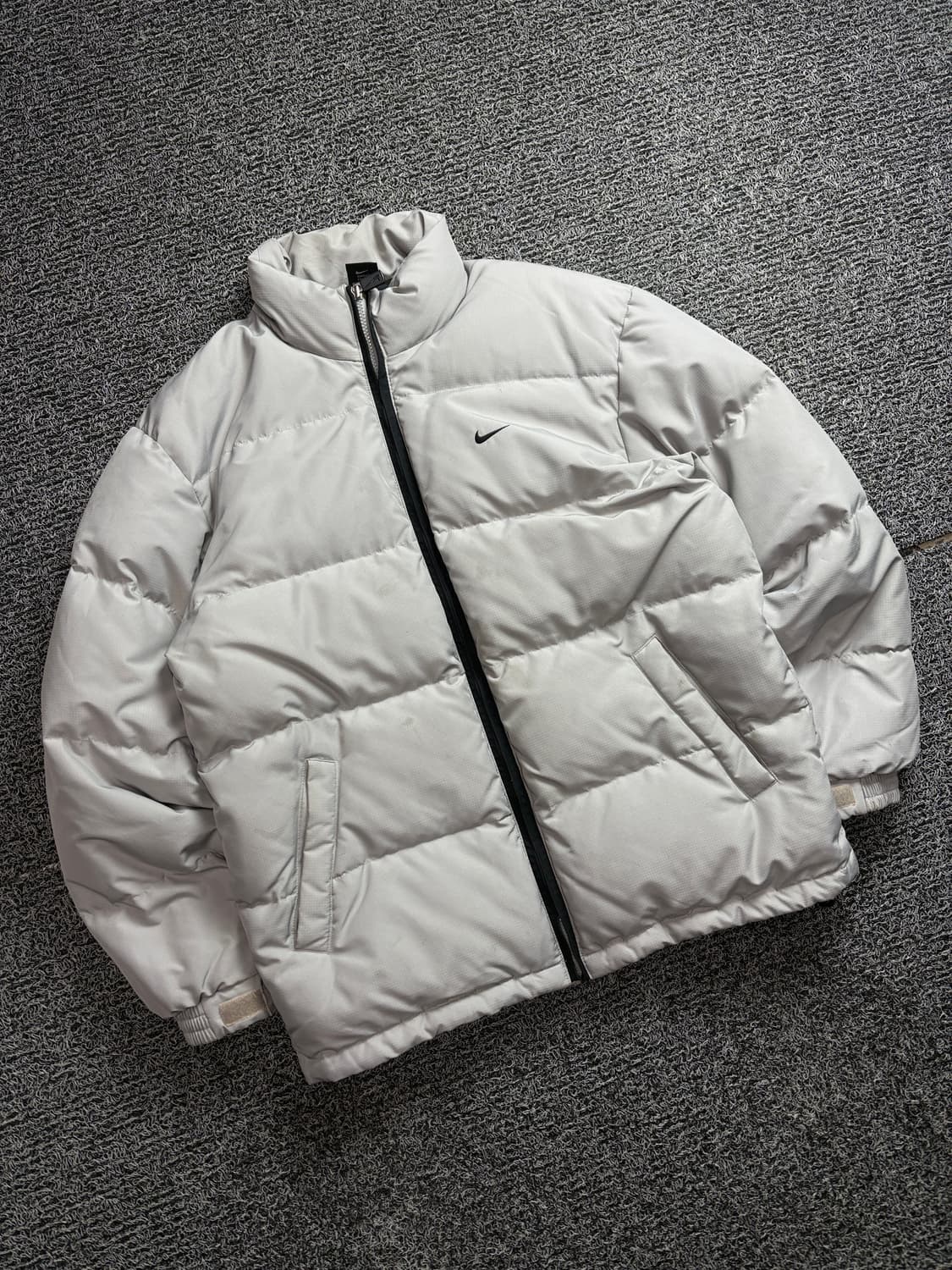 나이키 스우시 뉴챔츠 그레이 덕 다운 푸퍼 패딩 2427 상품이미지1