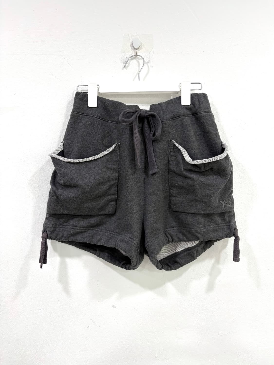Y-3 charcoal pocket string pants 상품이미지1