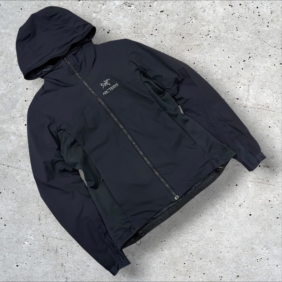 [M] 12s 아크테릭스 아톰 LT 블랙 후드 패딩 자켓 D364 상품이미지1
