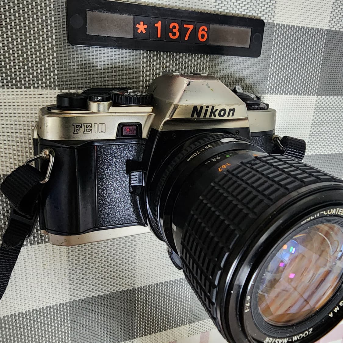 니콘 FE 10 필름카메라 35-70mm 줌렌즈 장착 상품이미지2