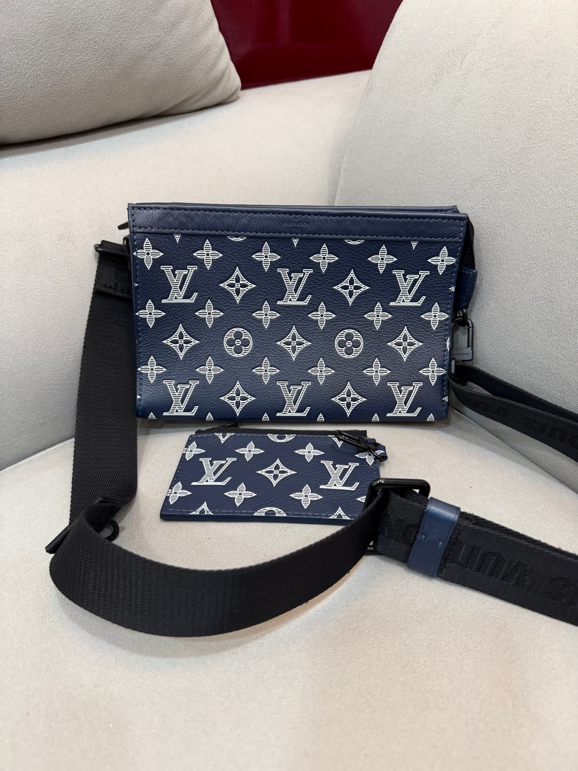 루이비통 모노그램 가스통 섀도우 웨어러블 크로스백  상품이미지1