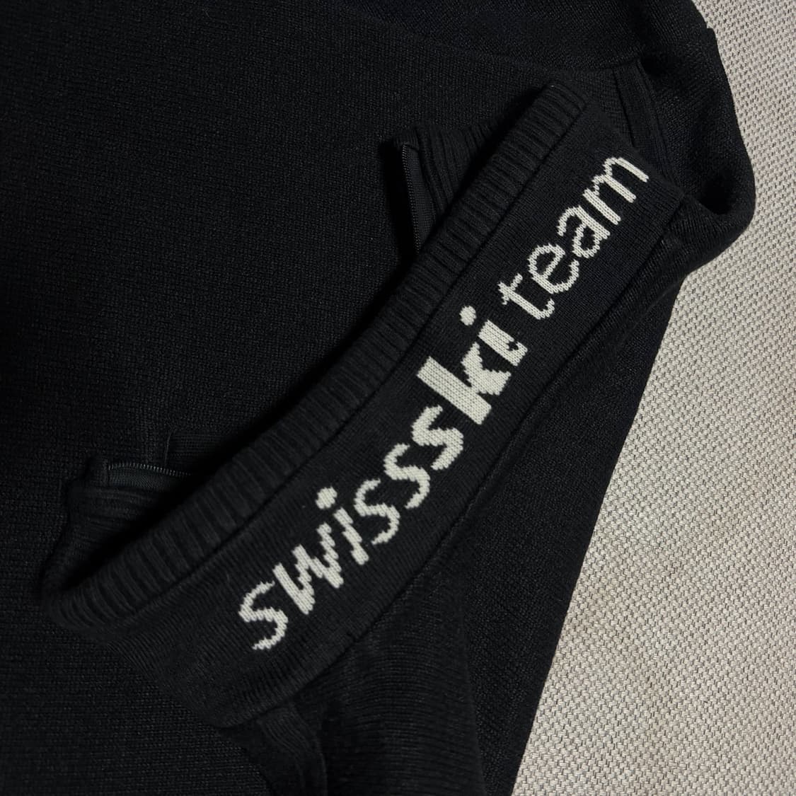 데상트 스위스 스키팀 하프집업 니트 상품이미지3