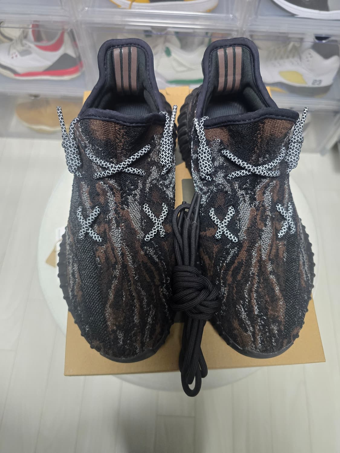 아디다스 이지부스트 350 V2 믹스 락 상품이미지3