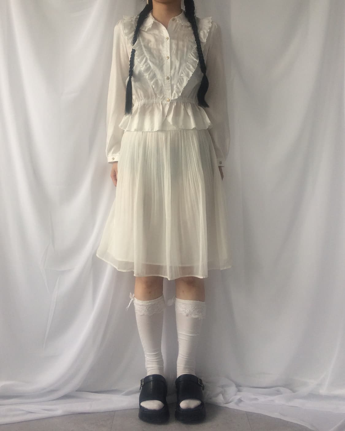 Dot pattern frill blouse 상품이미지1