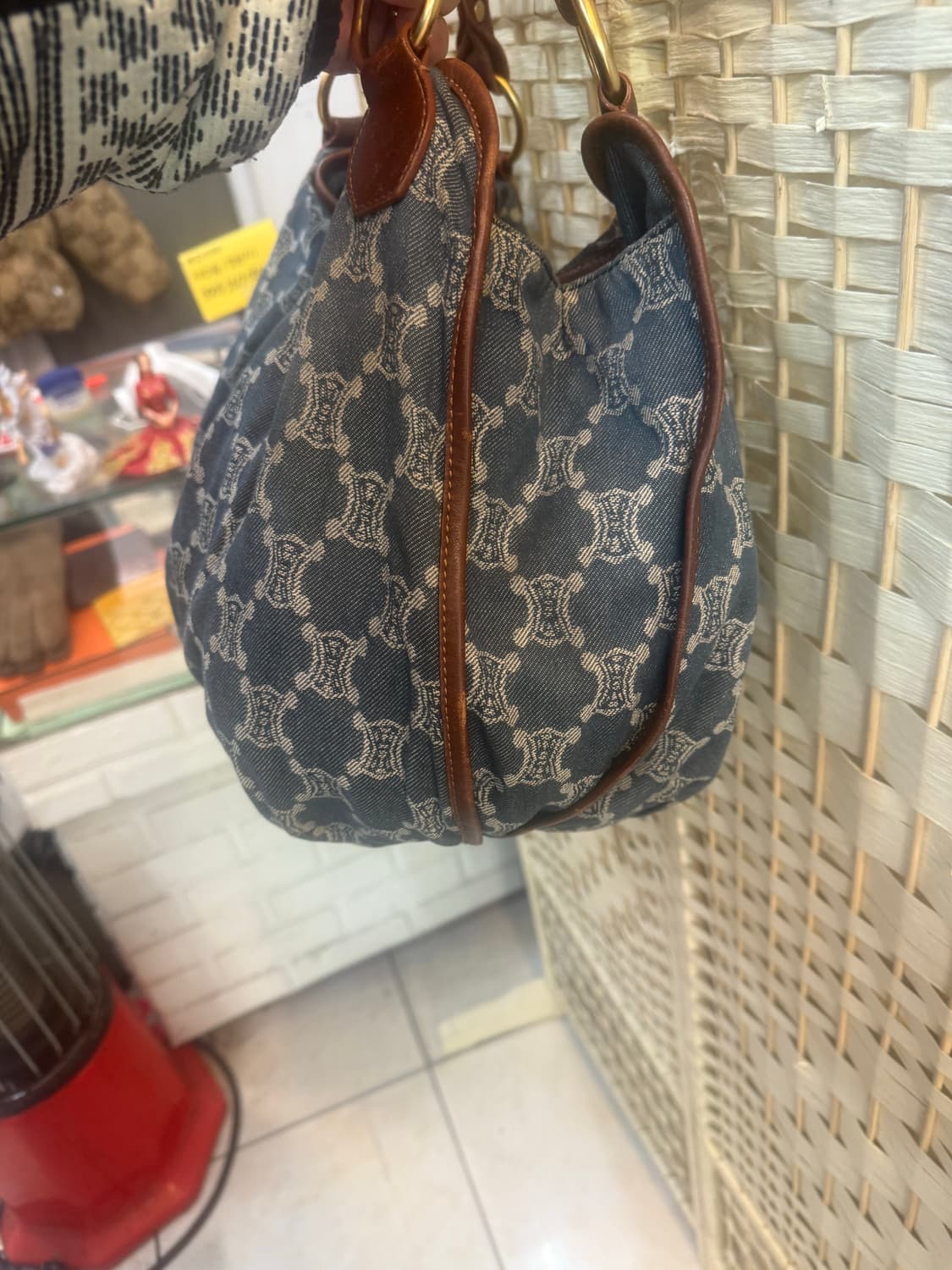 정품 셀린느 피터스윗 데님 호보백 팝니다 상품이미지3