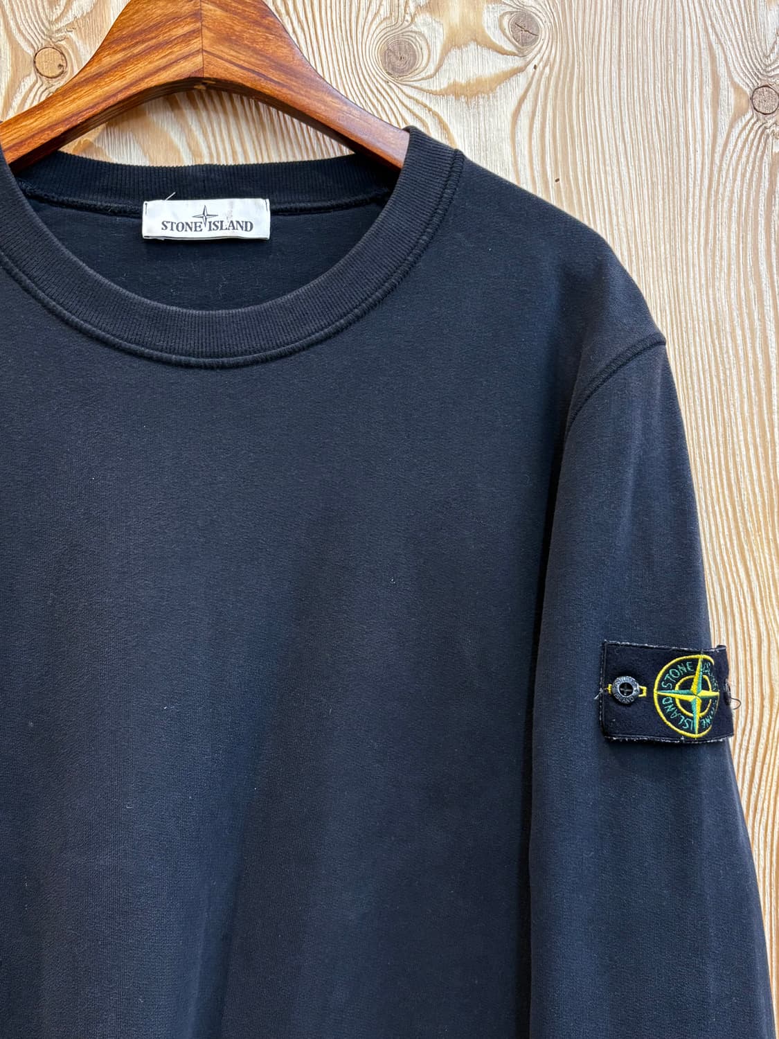 스톤아일랜드 나침반패치 스웻셔츠 상품이미지5