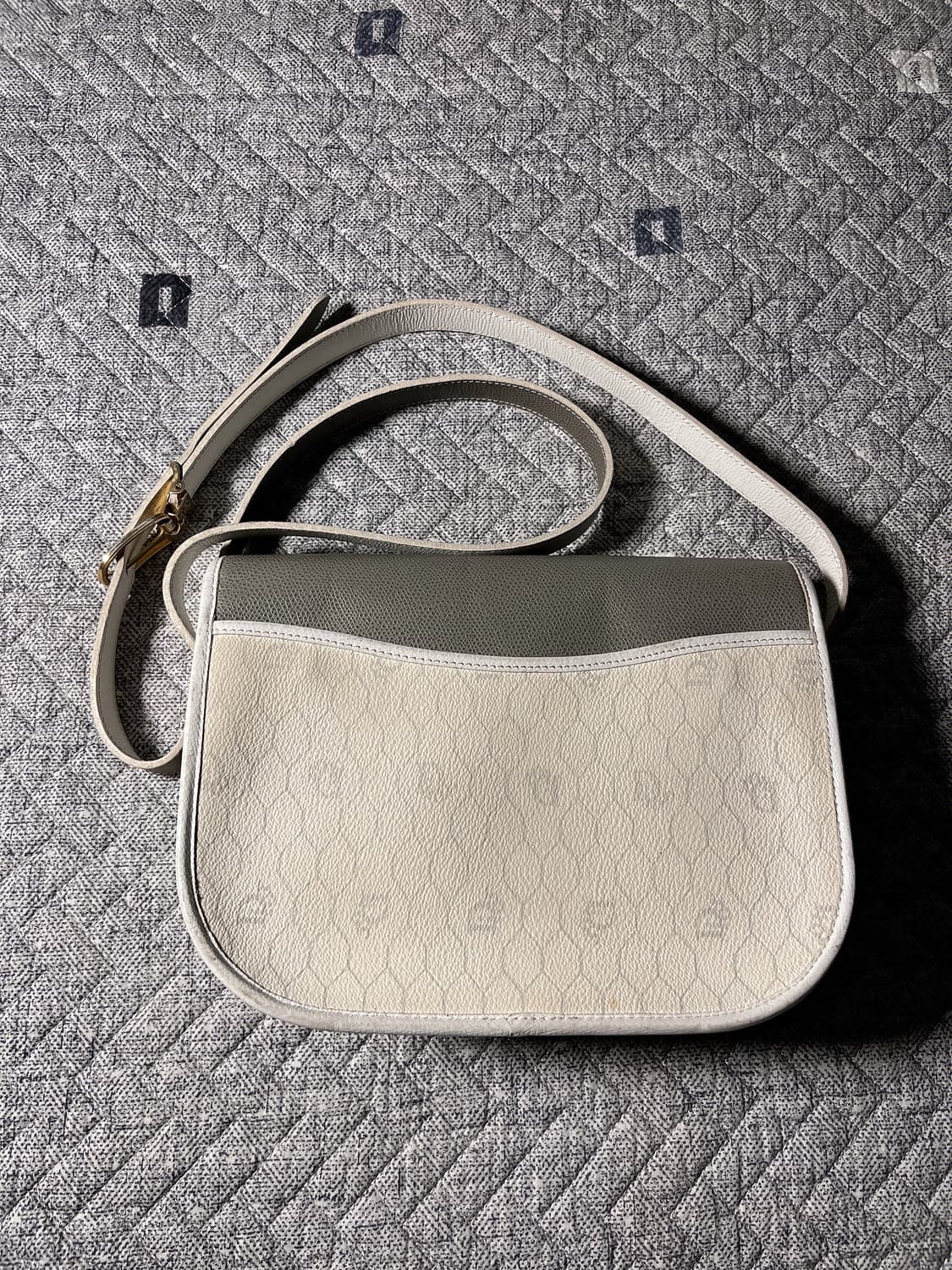 디올 허니콤 크로스백 상품이미지2