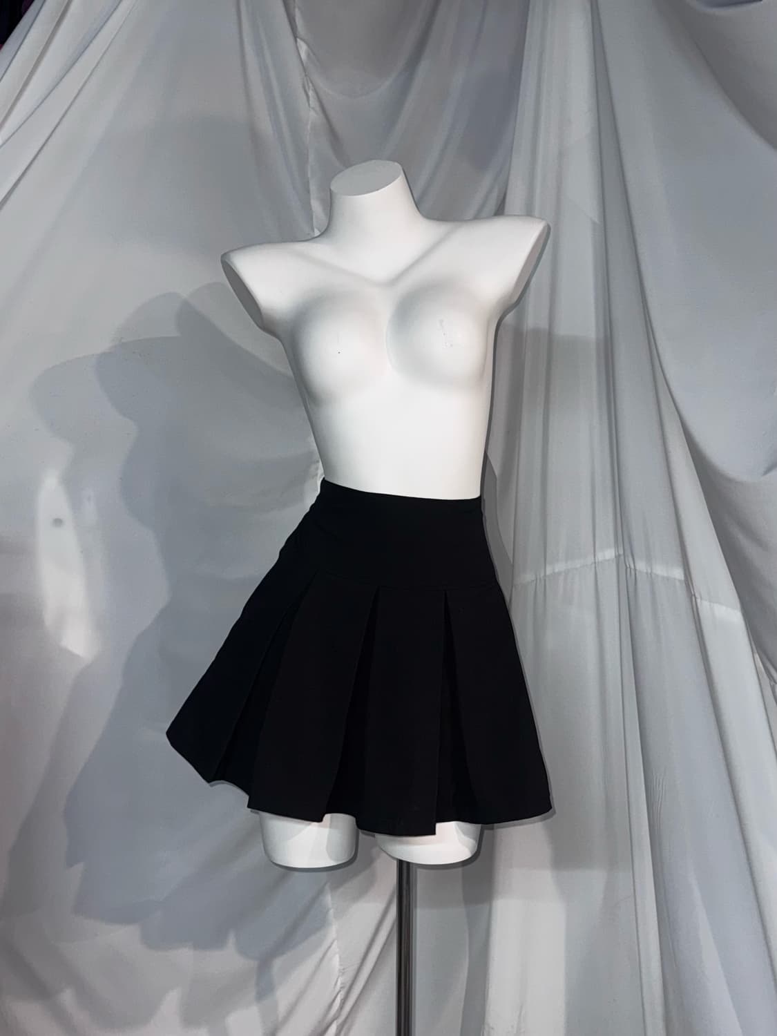 공겜여주깔 무채색 아일렛 디테일 레더 코디세트 상품이미지2