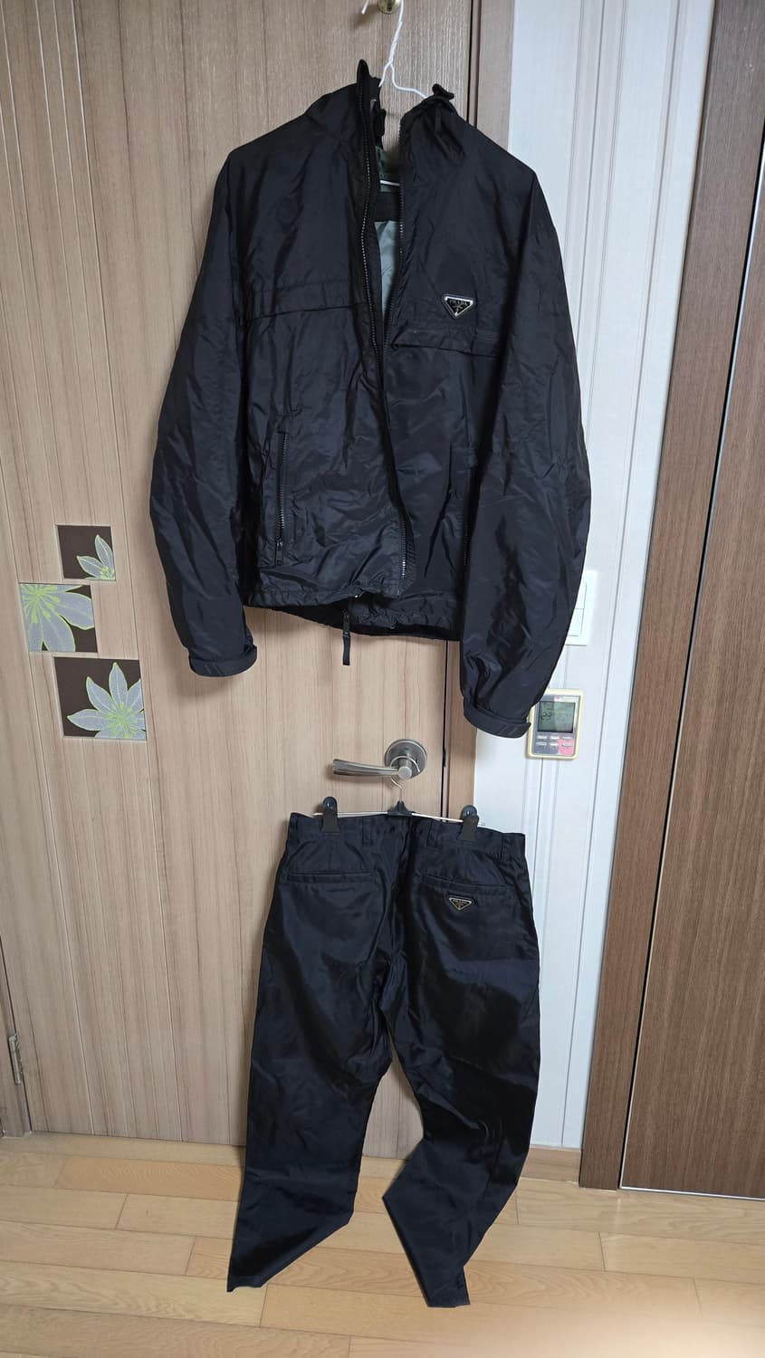 프라다 SGB460 8202 1WQ9 상하의 판매 상품이미지1