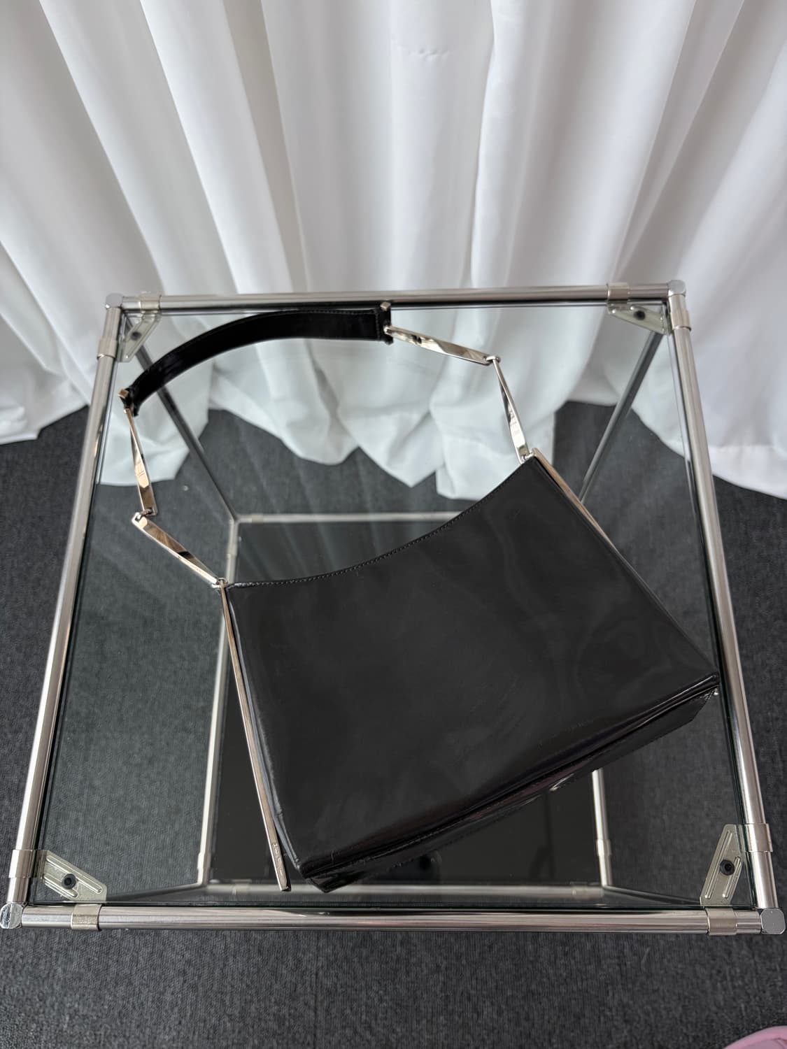 살바토레 페라가모 페이던트 레더 숄더백 상품이미지2