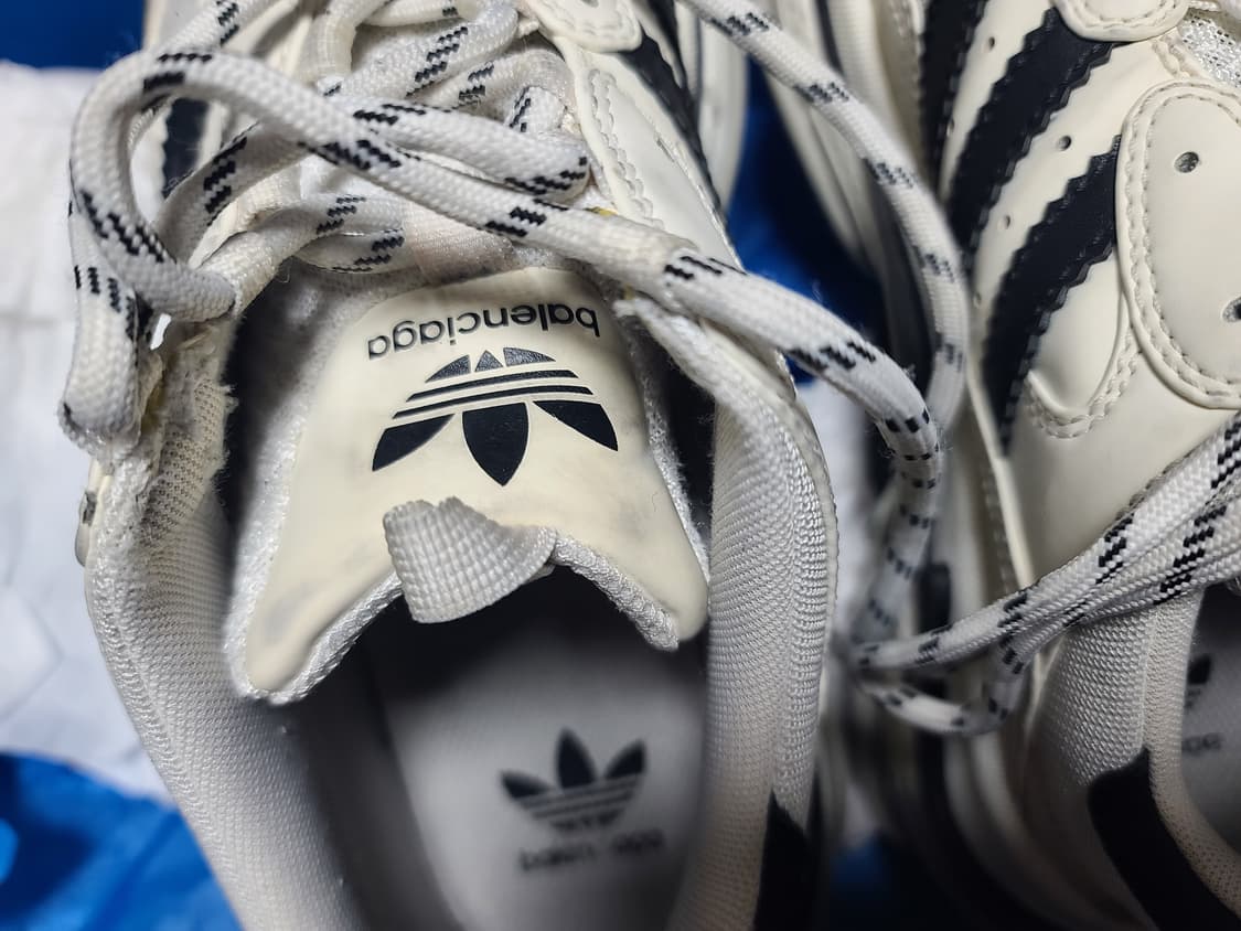 발렌시아가 아디다스 트리플s 41 화이트 삼선 트리플s 상품이미지5