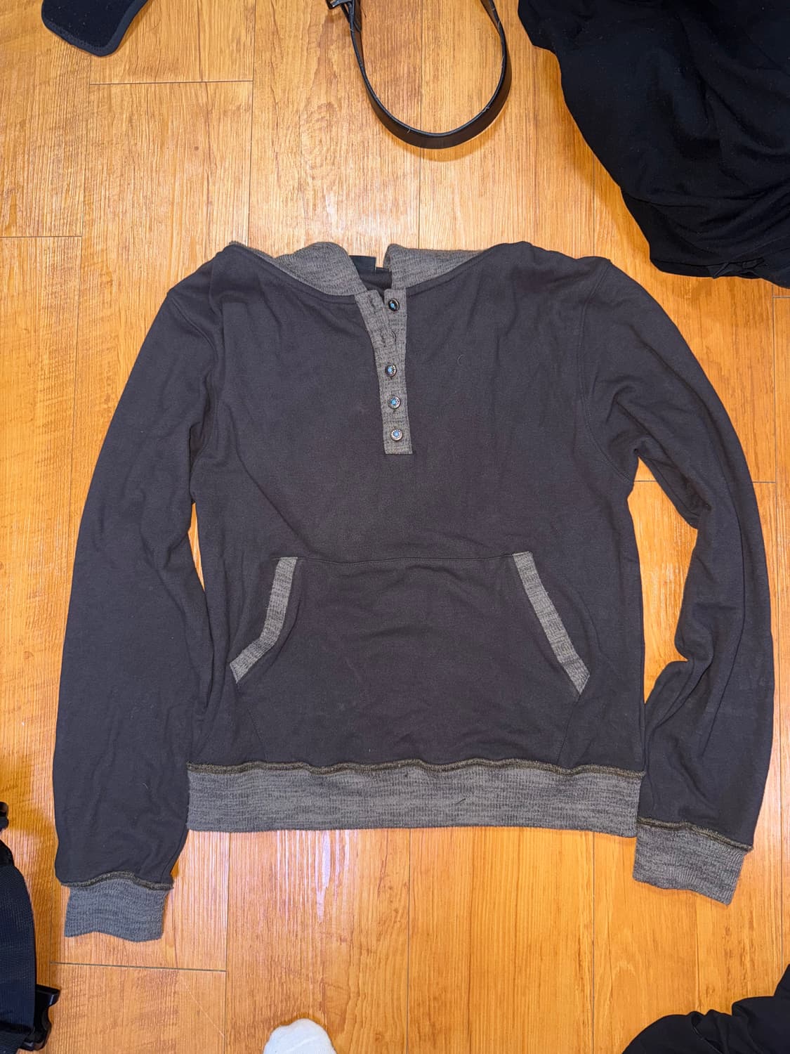 아캄 콘트라스트 로고 버튼 후디 후드티 후드 브라운 2 상품이미지1