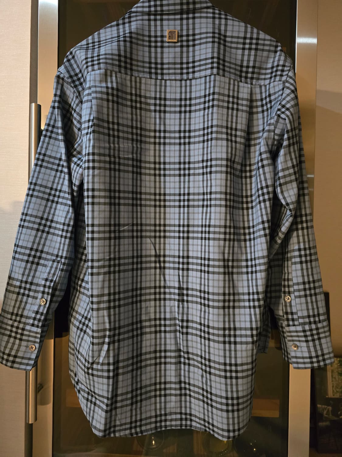 솔리드옴므 이중 레이어드 체크셔츠 48사이즈입니다. 상품이미지5