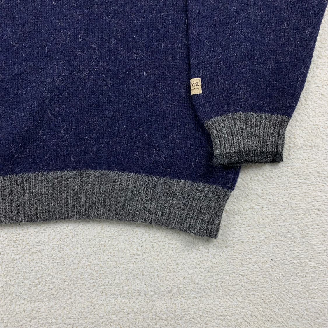 90s 컬럼비아 셔틀랜드 울 브이넥 니트 네이비 상품이미지4