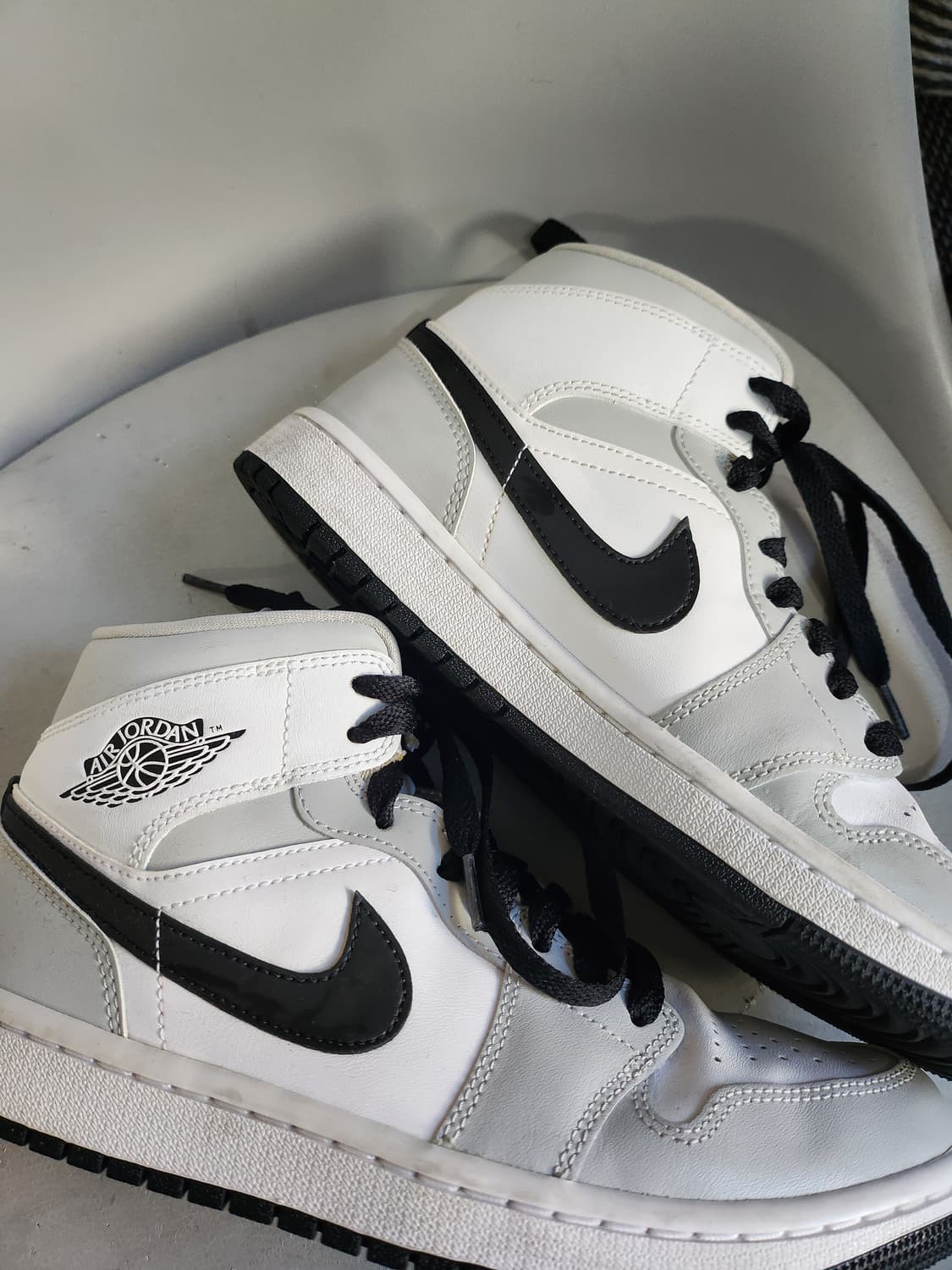 나이키 에어조던 1미드 우먼스 라이트 스모크 그레이 상품이미지5