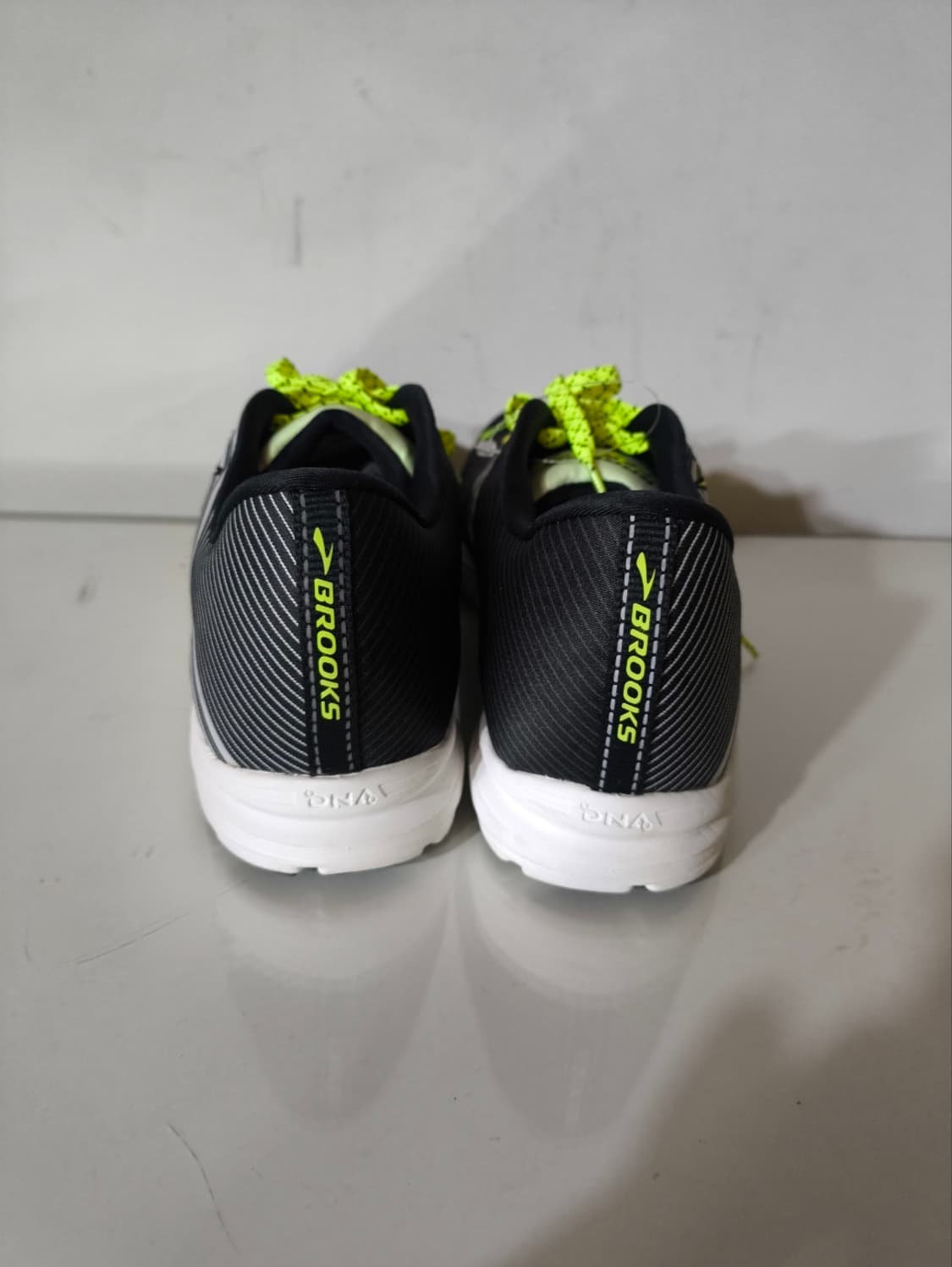 285mm 브룩스 하이페리온 런닝화  상품이미지8