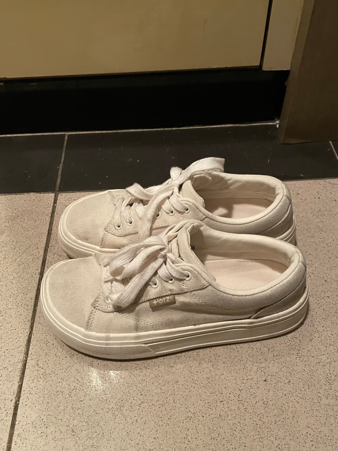 오찌 피스모어 플랫폼 스니커즈 V2 상품이미지6