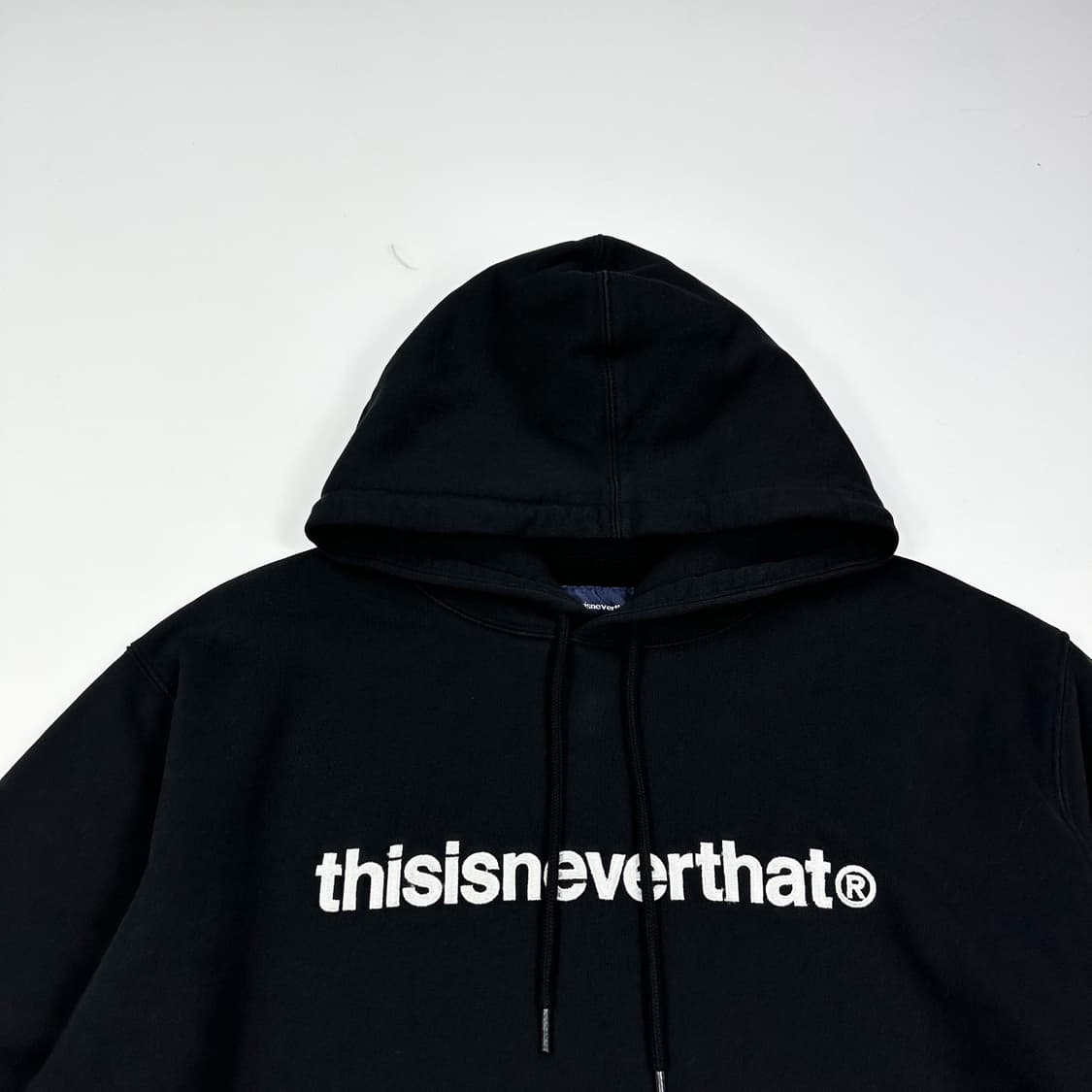 디스이즈네버댓 (디네댓) 블랙 자수 후드티 (XL) 상품이미지1