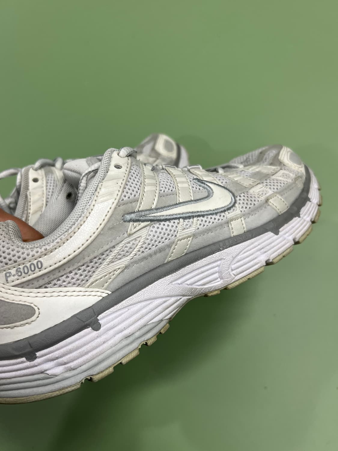 나이키 P-6000 메탈릭 서밋 화이트 상품이미지4