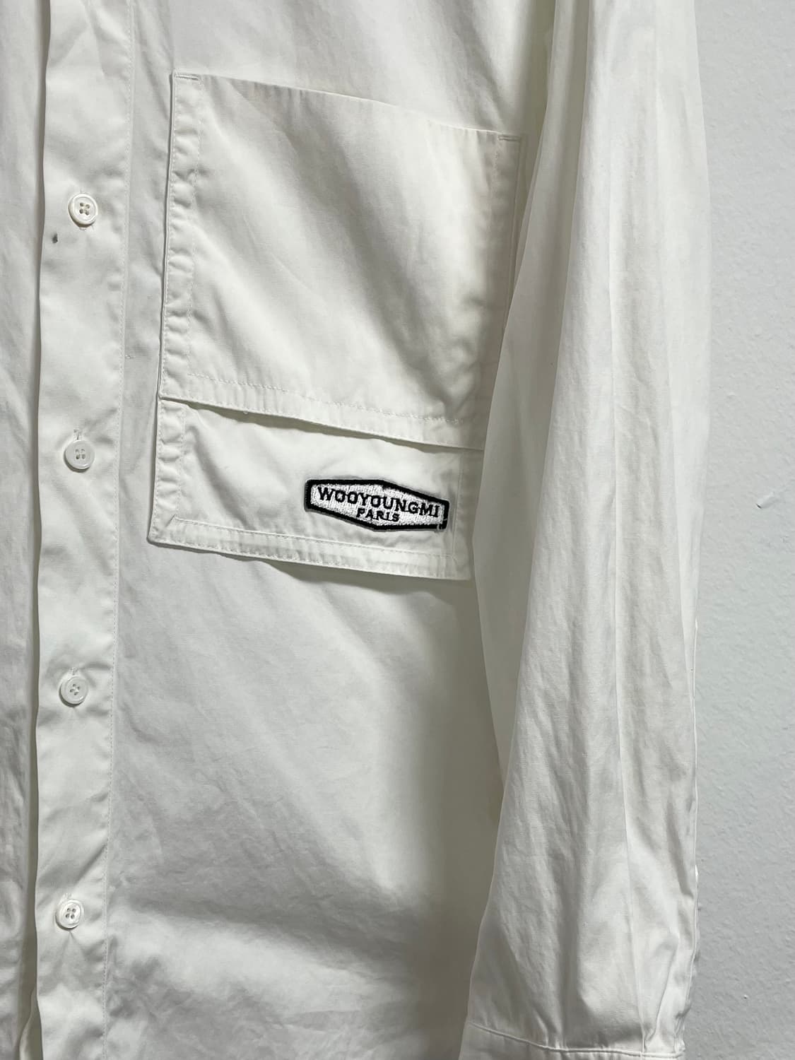 20s 우영미 백로고 숏슬리브 셔츠 (on.213)   상품이미지4