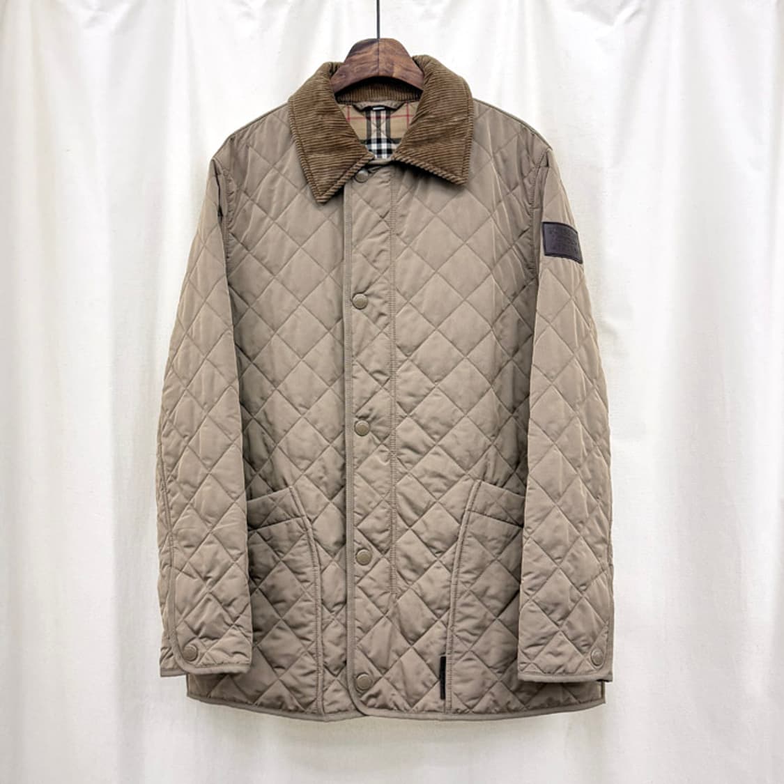버버리 퀼팅 자켓 상품이미지1