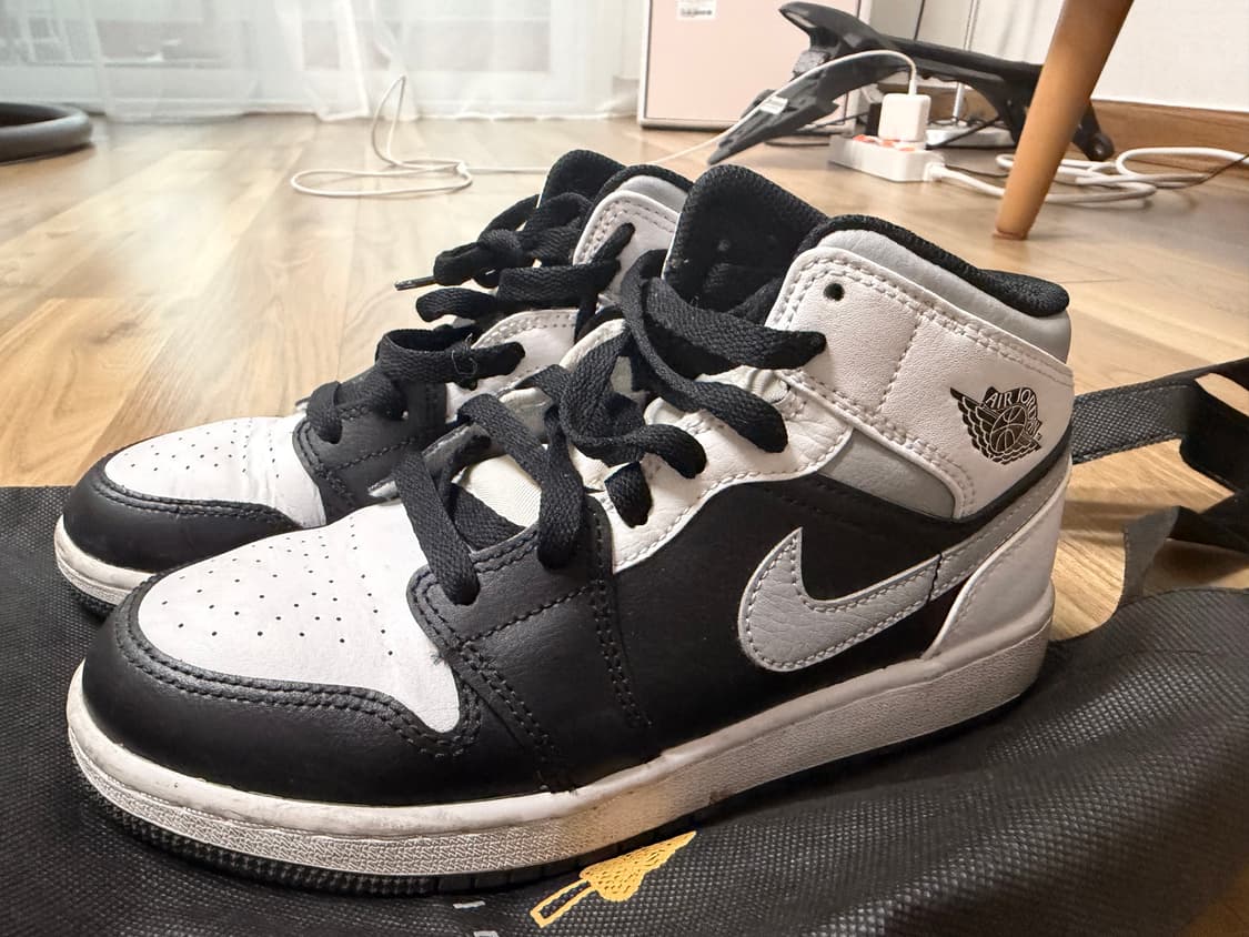 나이키 에어조던1 미드 화이트 쉐도우 상품이미지1