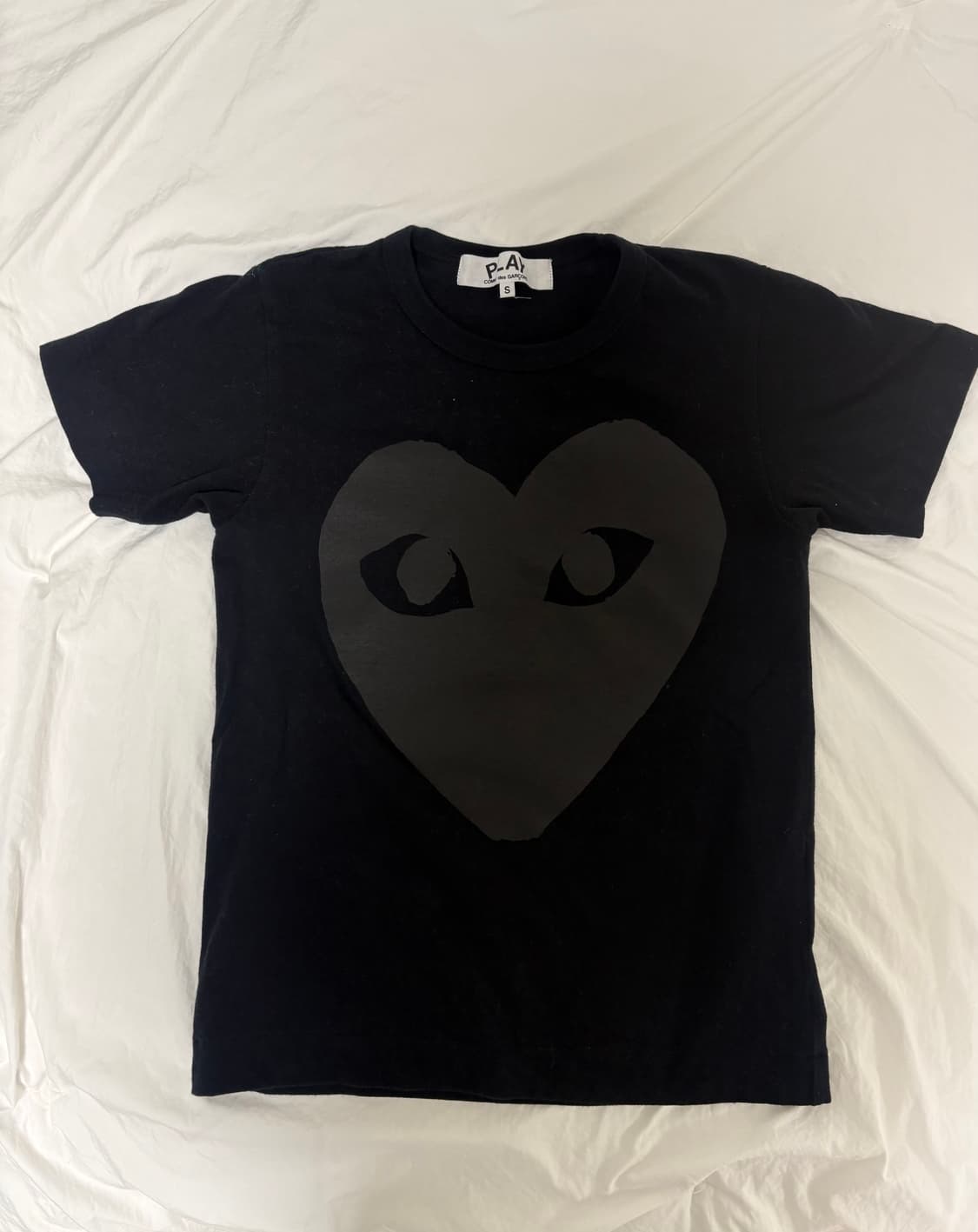 꼼데가르송 블랙 하트 반팔티 상품이미지1
