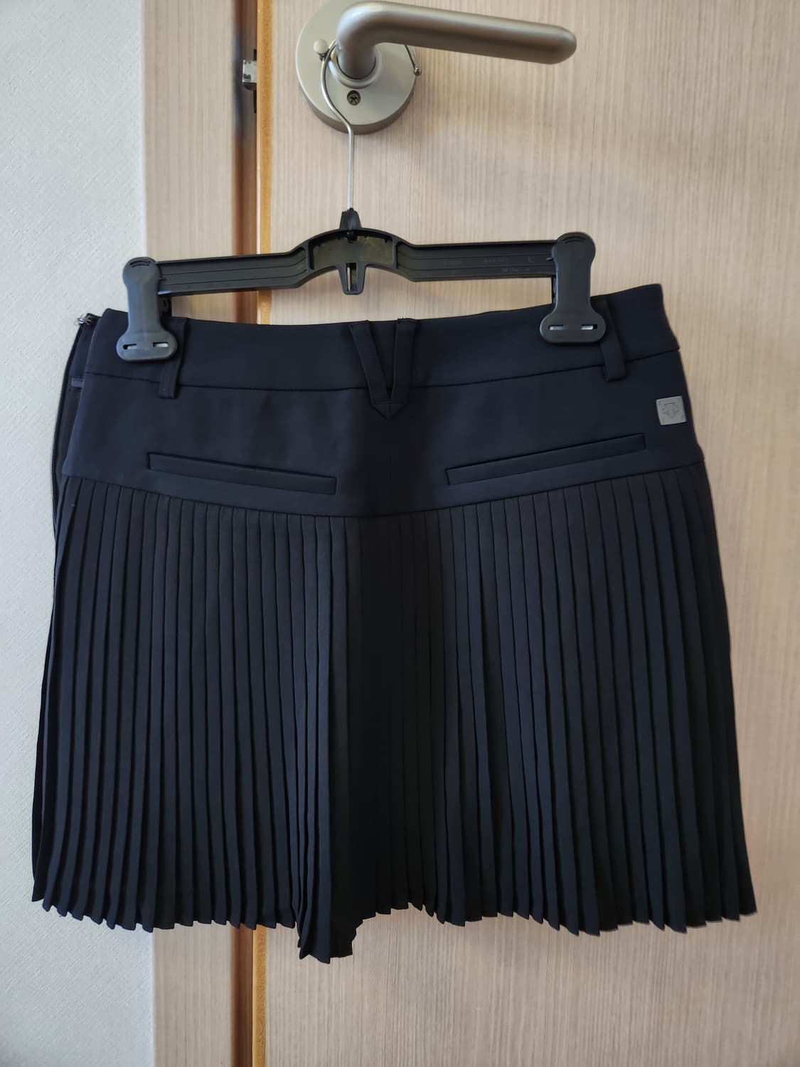 데상트골프웨어 플리츠스커트
사이즈64(s) 상품이미지2