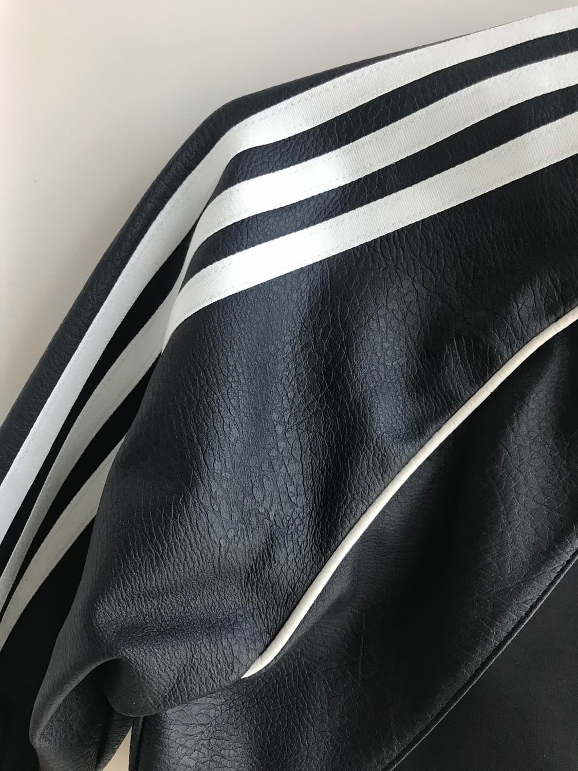 아디다스 레더 크롭 베스트 볼레로 자켓 xs 상품이미지6