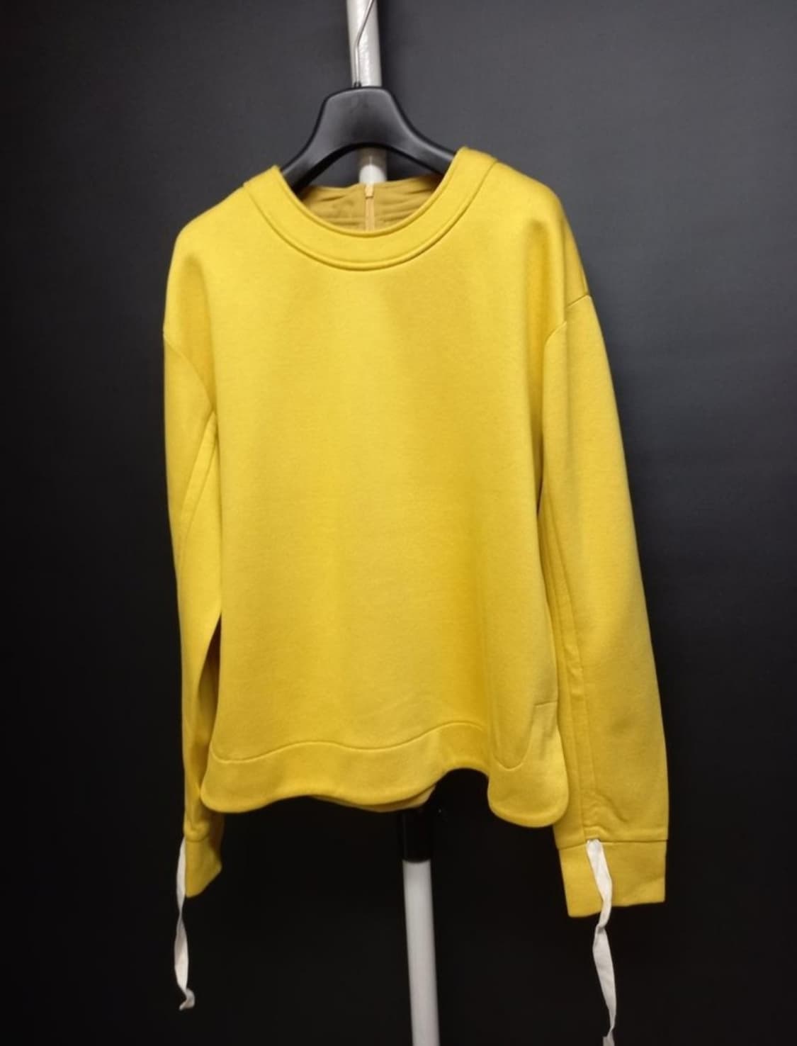 세컨플로어 얇은 네오프렌 맨투맨 55.66 상품이미지3