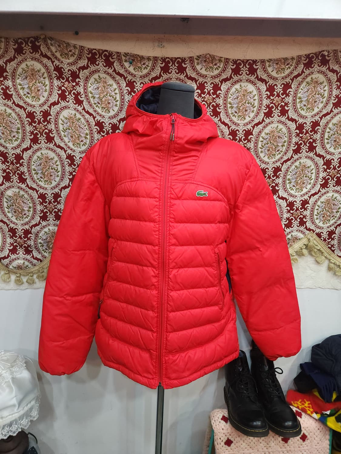 라코스테 레드 오리털 후드 경량 패딩 점퍼
​
 상품이미지1
