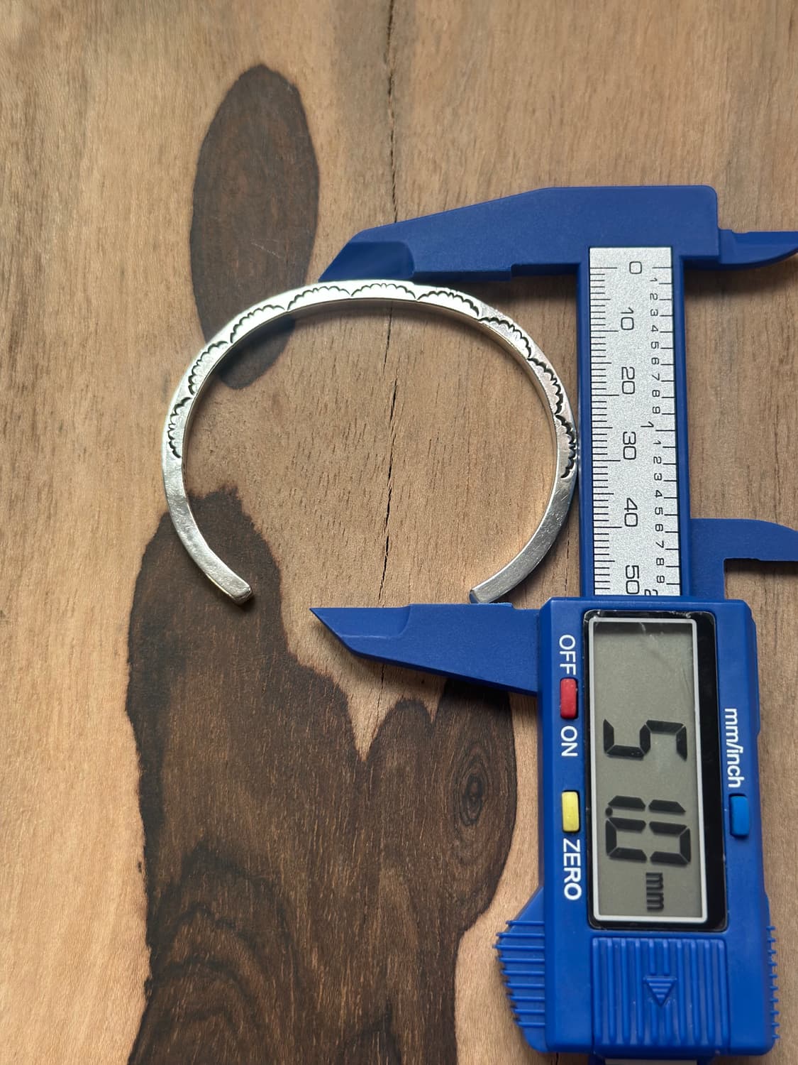 [네이티브 아메리칸]M.E.BEGYE 애로우 패턴 스탬프 커프 상품이미지9