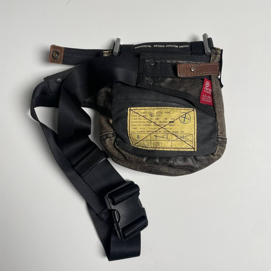 Tough jeansmith 캔버스 페인트 크로스백 상품이미지8